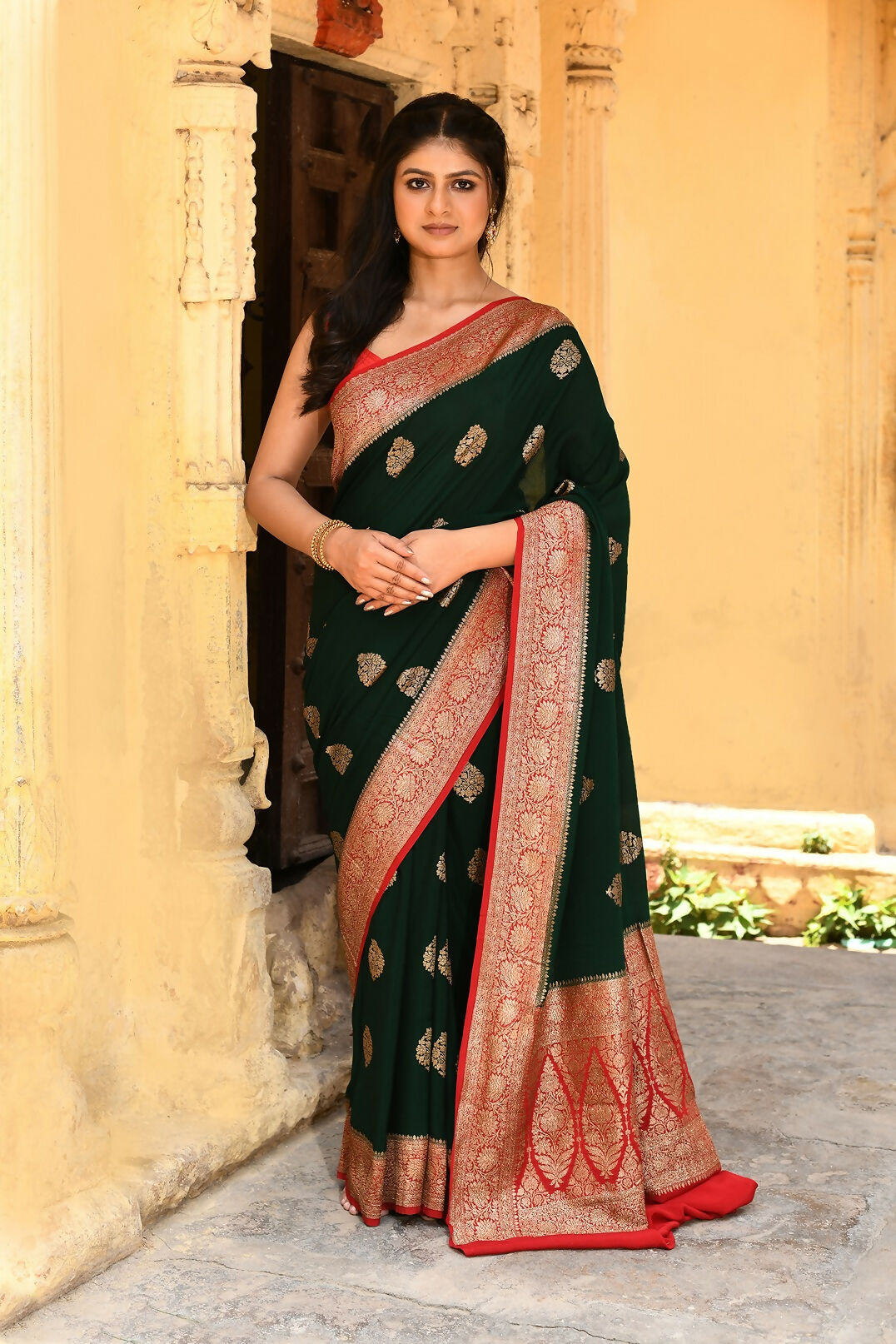 Joban Fashion Emerald Green Crepe Chiffon Pure Handloom Banarasi Silk Saree | Swadesiicart