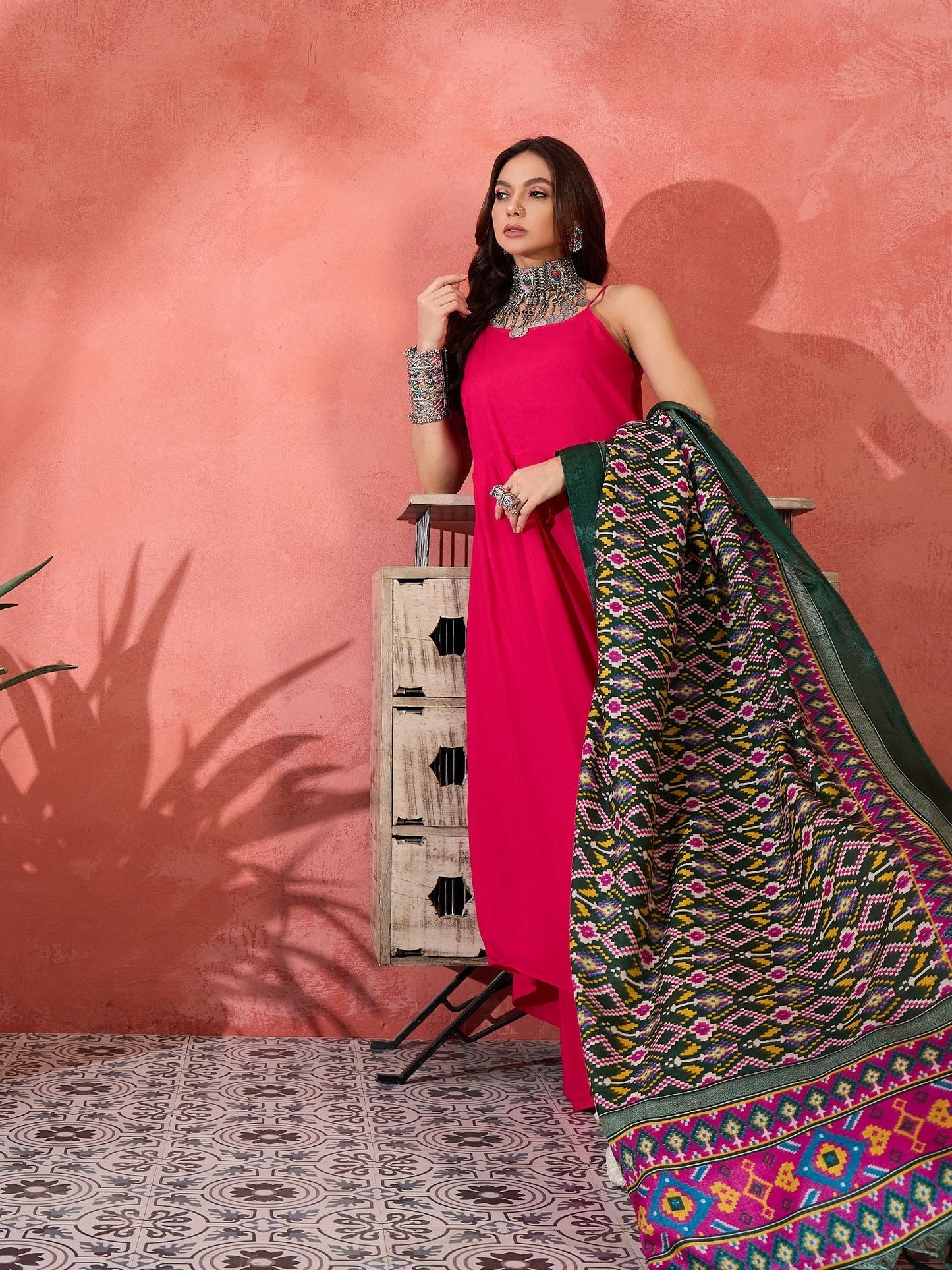 InWeave Fuchsia Strappy Kurta Set Green Patola Dupatta - Swadesiicart
