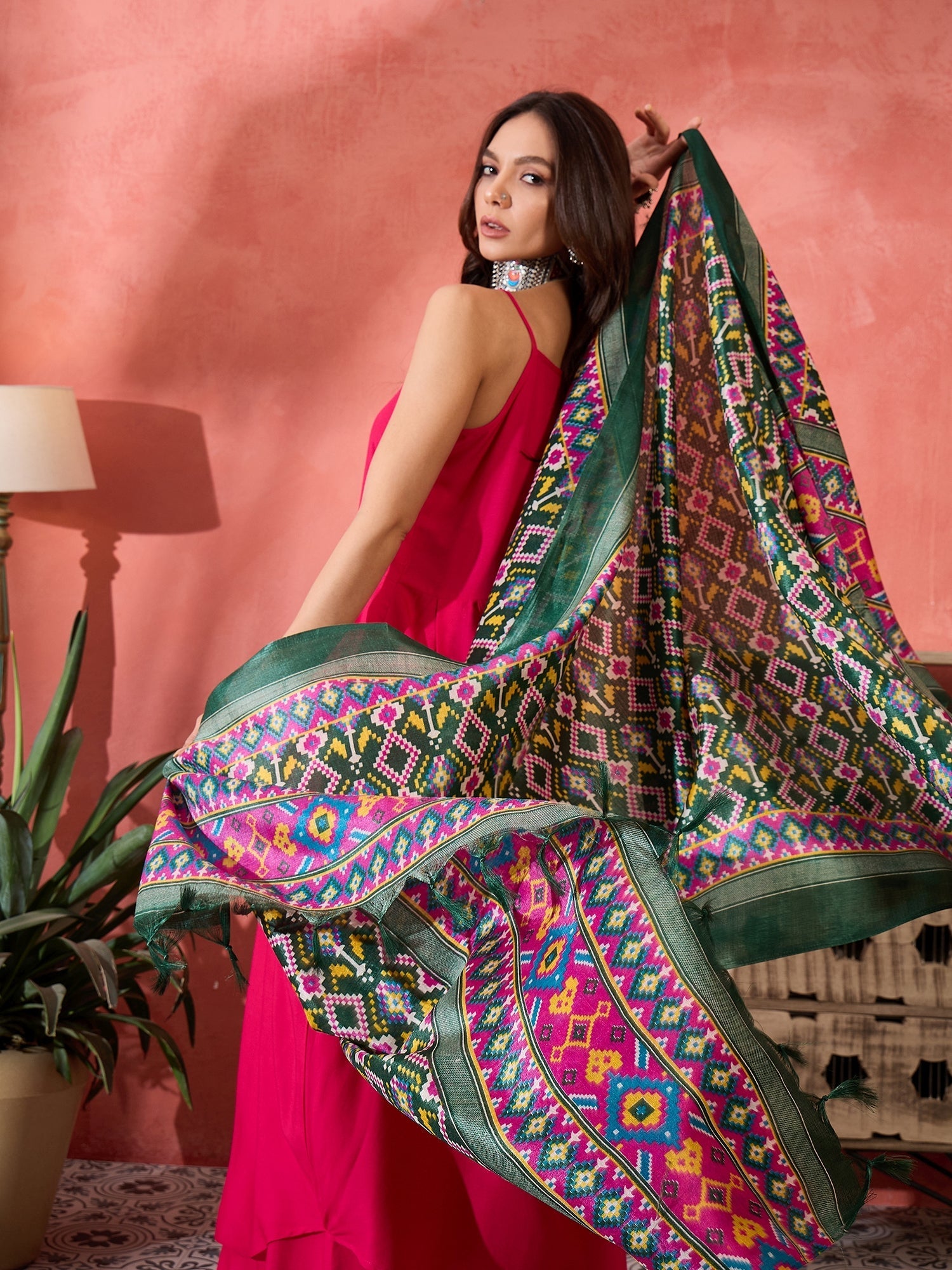 InWeave Fuchsia Strappy Kurta Set Green Patola Dupatta - Swadesiicart