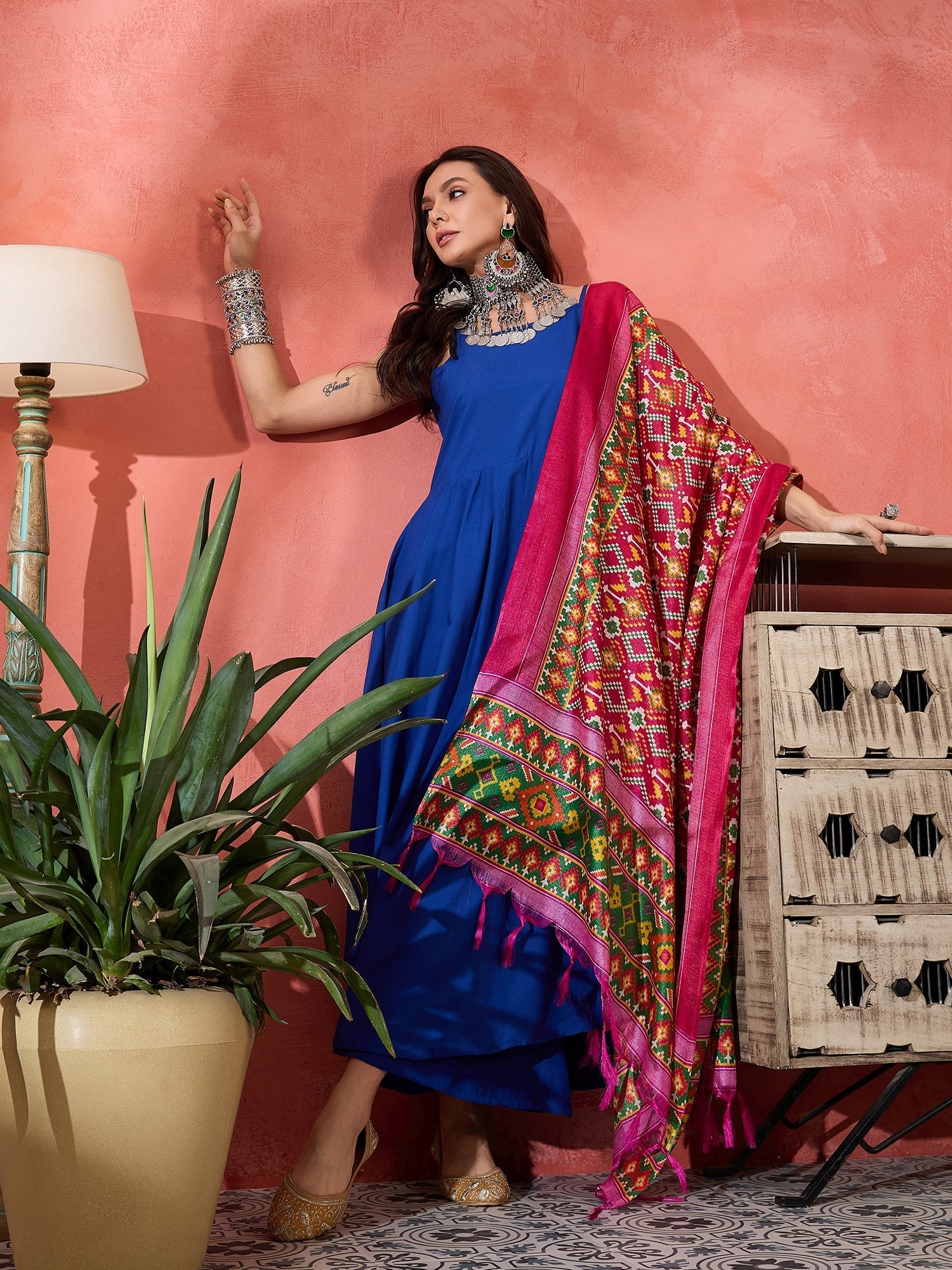 InWeave Ink Blue Strappy Kurta Set Pink Patola Dupatta - Swadesiicart