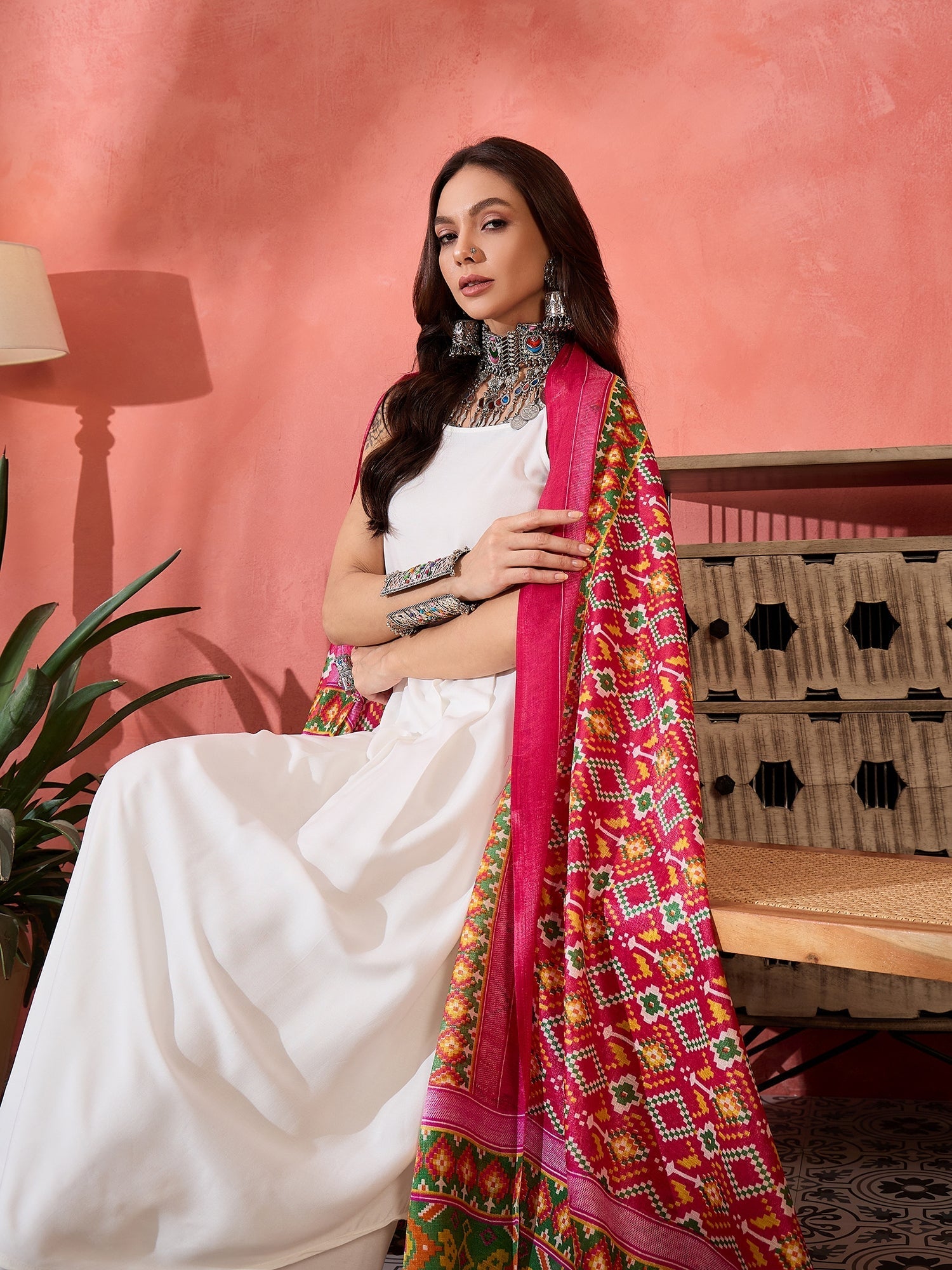 InWeave White Strappy Kurta Set Pink Patola Dupatta - Swadesiicart