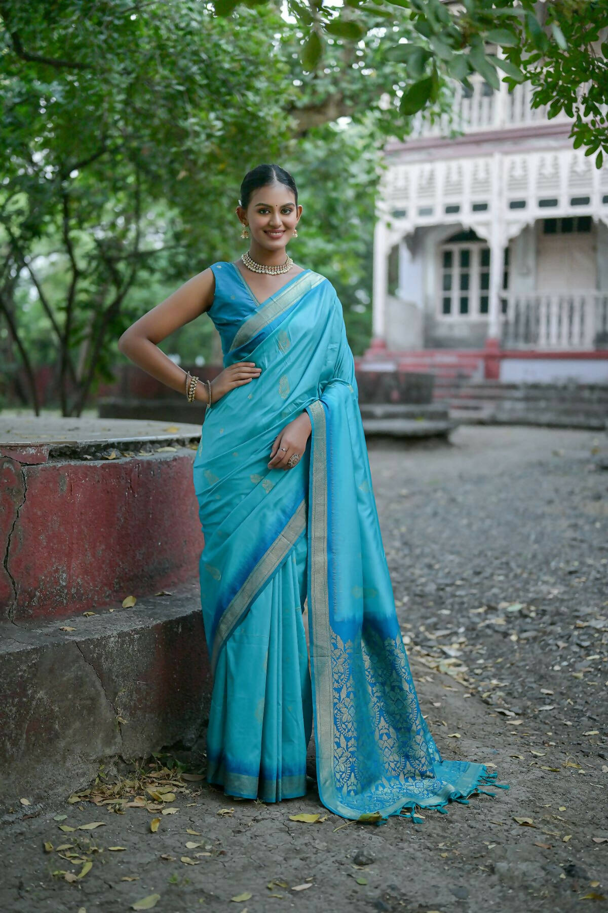Vishnu Weaves Women's Firozi Soft Silk Zari Woven Saree with Blouse - Swadesiicart