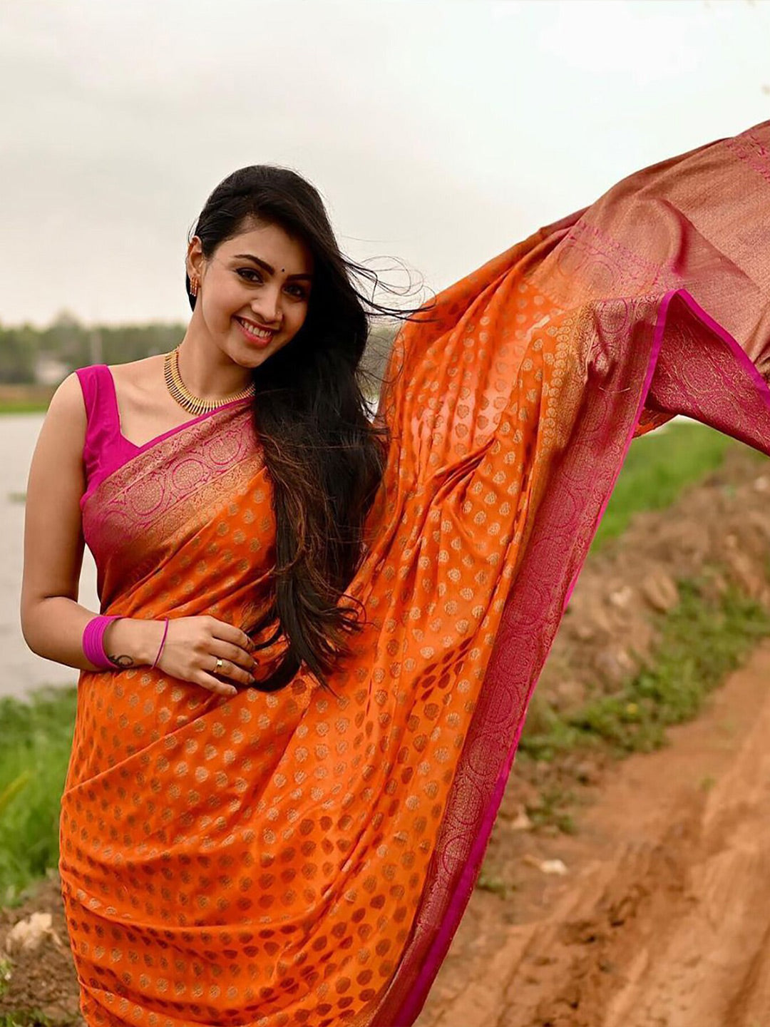 Kalini Ethnic Motifs Woven Design Zari Banarasi Saree | Swadesiicart