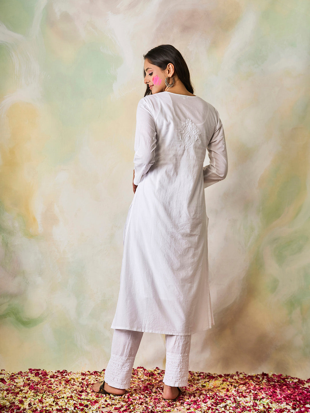 HOUSE OF KARI Notched Neck Ethnic Motifs Embroidered Chikankari Cotton Kurta | Swadesiicart