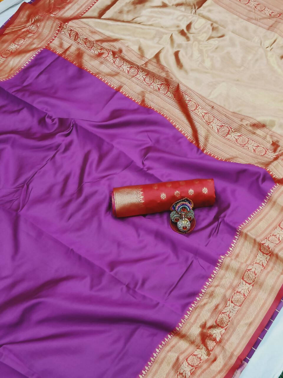 DEIANA'S Beautiful Designer Golden zari Soft Lichi Silk Saree - Purple - Swadesiicart