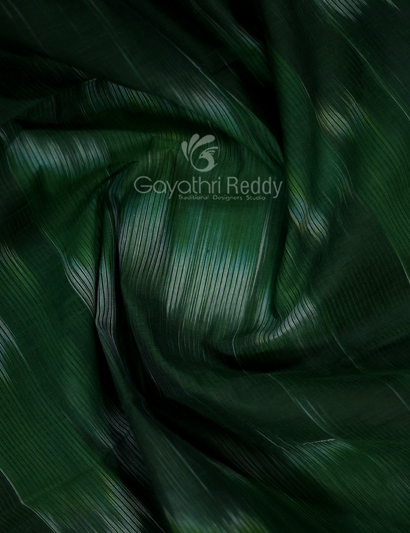 Dual Shades of Mango Green And Maroon Mangalagiri Ikkat Cotton Saree By Gayathri Reddy Designer Studio | Swadesiicart