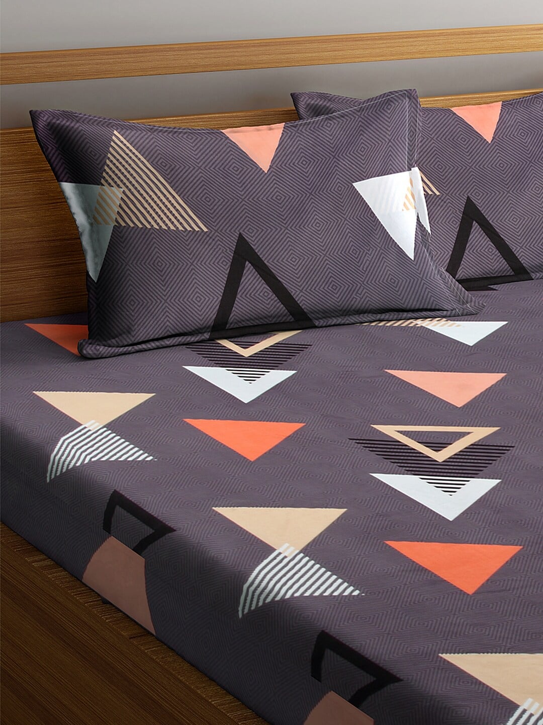 KLOTTHE Purple Geometric 210 TC Cotton Bedsheet with Pillow Covers - Swadesiicart