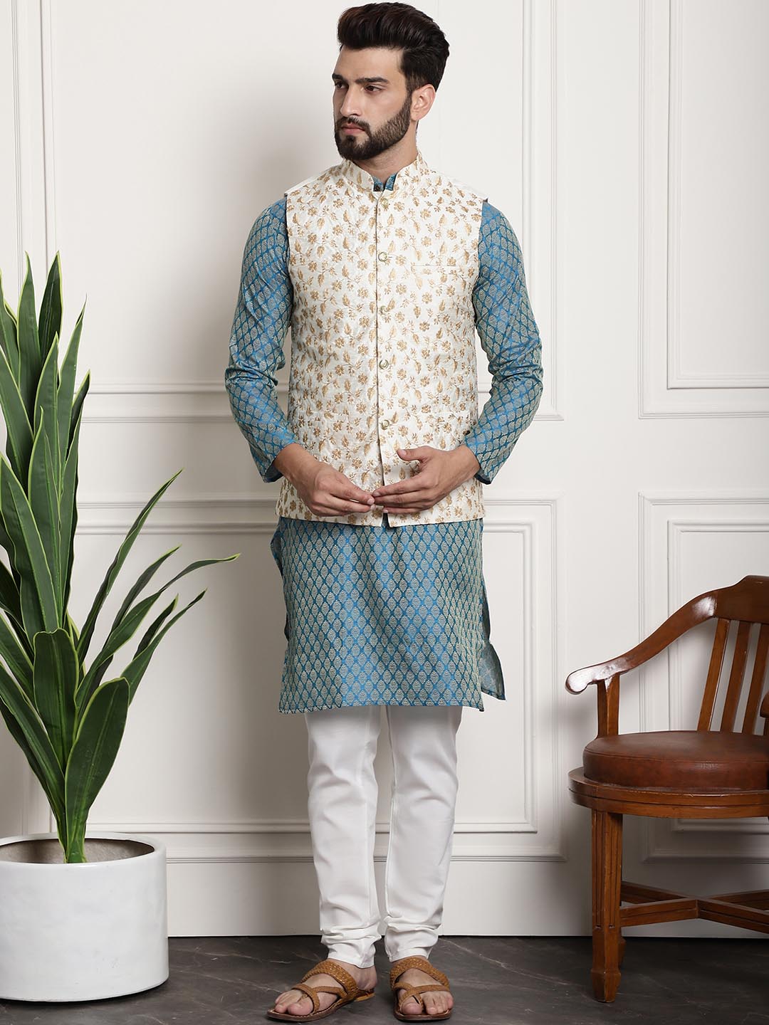 Sojanya Men Blue Ethnic Motifs Kurta with Pyjamas & Nehru Jacket | Swadesiicart