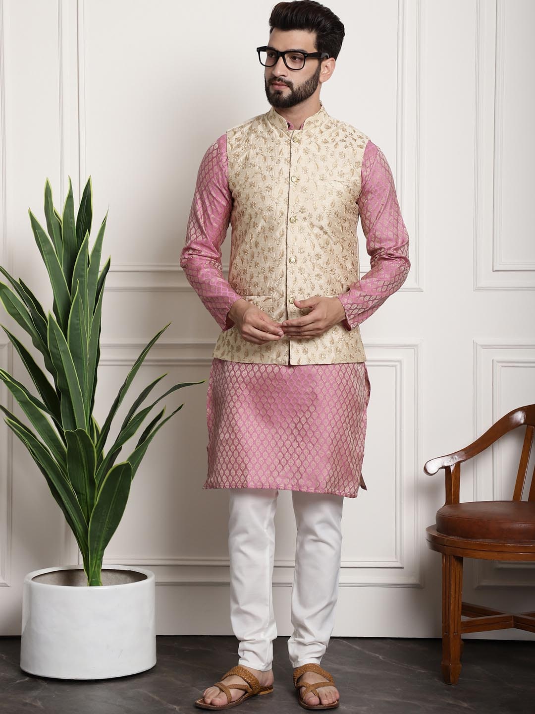 Sojanya Men Pink Ethnic Motifs Kurta with Pyjamas & Nehru Jacket | Swadesiicart