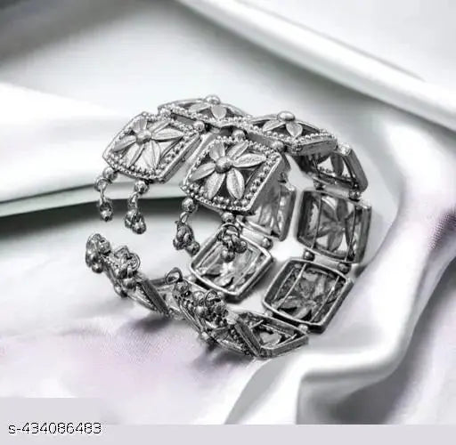 Tehzeeb Creations Women's Silver Plated Oxidised Bangle Set - Swadesiicart