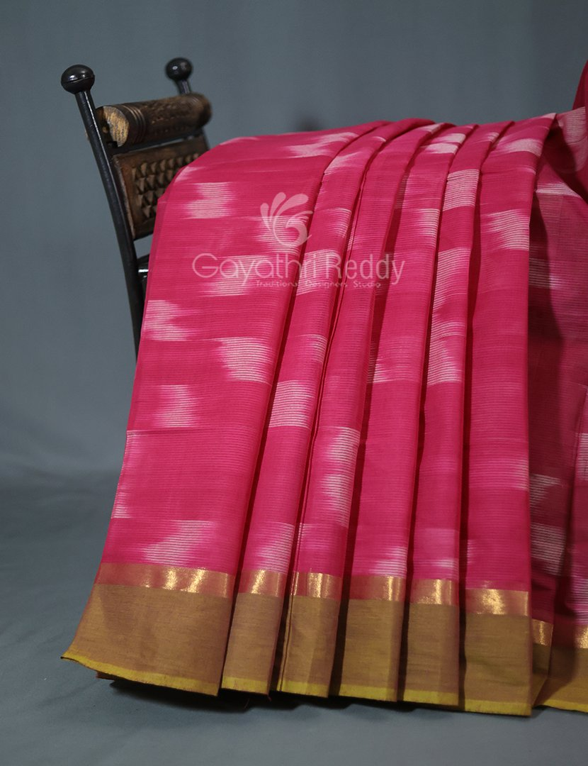 Dual Shades of Rose Pink And Parrot Green Mangalagiri Ikkat Cotton Saree By Gayathri Reddy Designer Studio | Swadesiicart