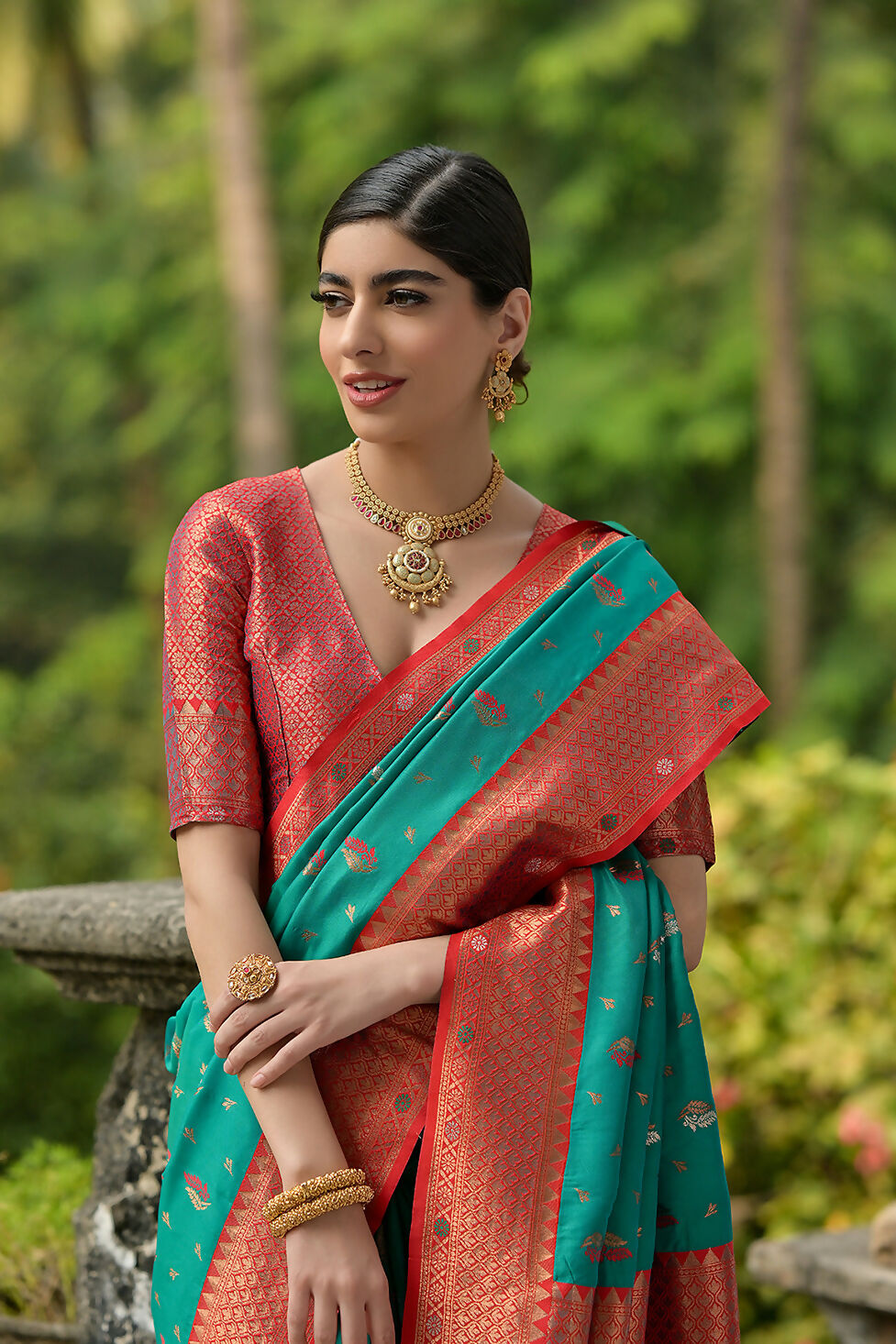 Vishnu Weaves Women's Rama Banarasi Silk Zari Woven Saree with Blouse - Swadesiicart