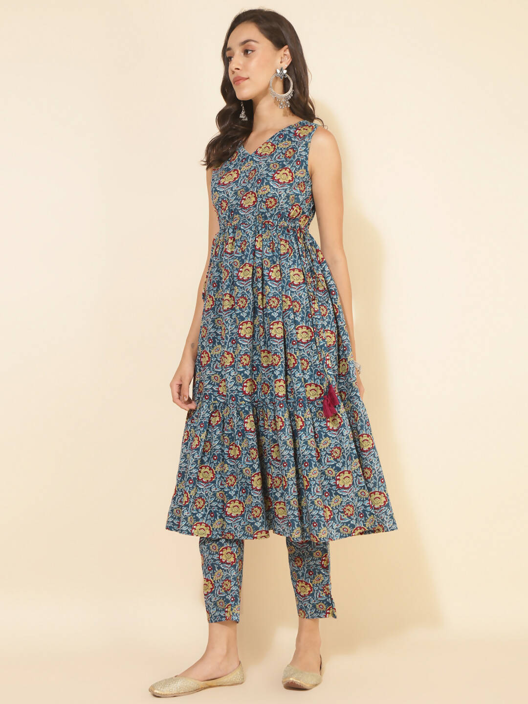 Janasya Women's Blue Cotton Floral Printed Casual Flared Kurta Set | Swadesiicart