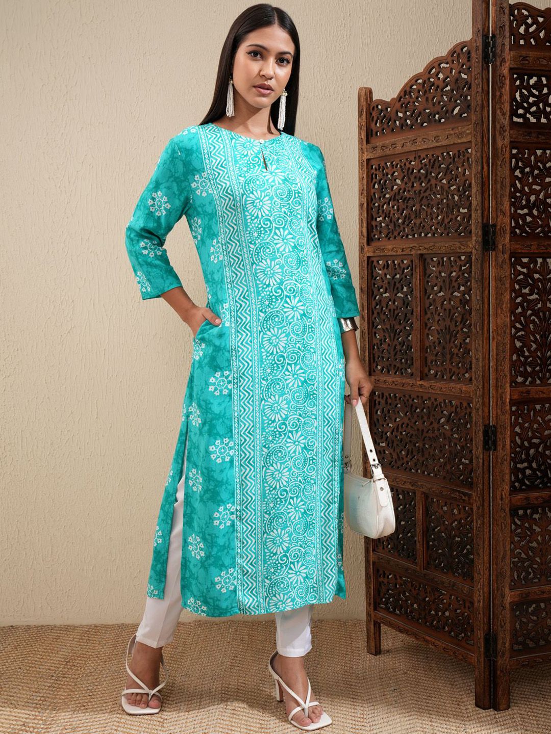Vishudh Green Floral Printed Keyhole Neck Straight Kurta - Swadesiicart