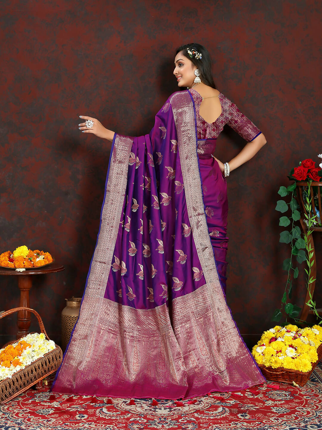 Lorenvalley Fashion Purple Soft Silk Woven Design Zari Weaving Saree - Swadesiicart