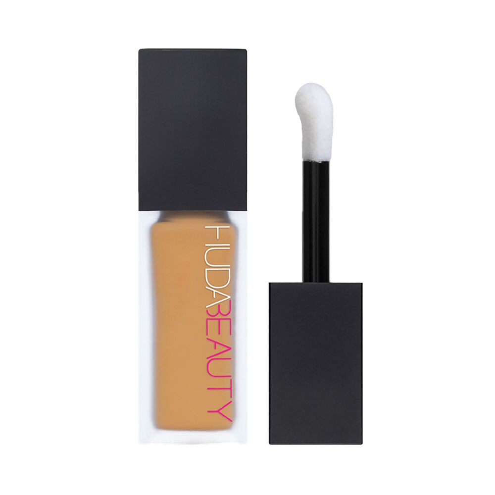 Huda Beauty Faux Filter Concealer - Praline | Swadesiicart