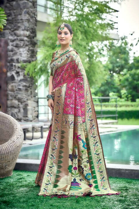 Vishnu Weaves Women's Magenta Paithani Patola Silk Zari Woven Saree with Unstitched Blouse - Swadesiicart
