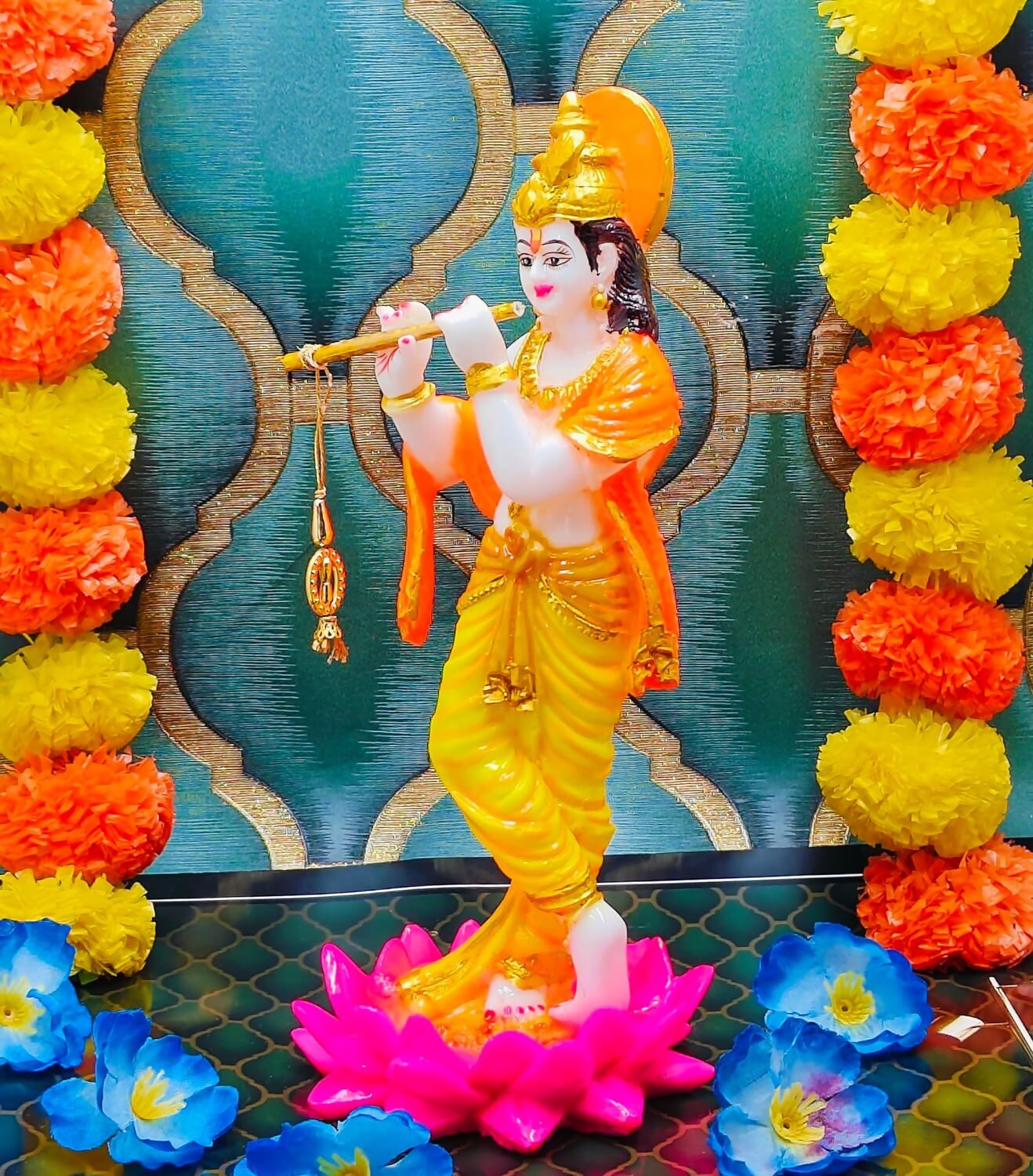 SN Handicrafts Standing Krishna Statue Idol - Swadesiicart