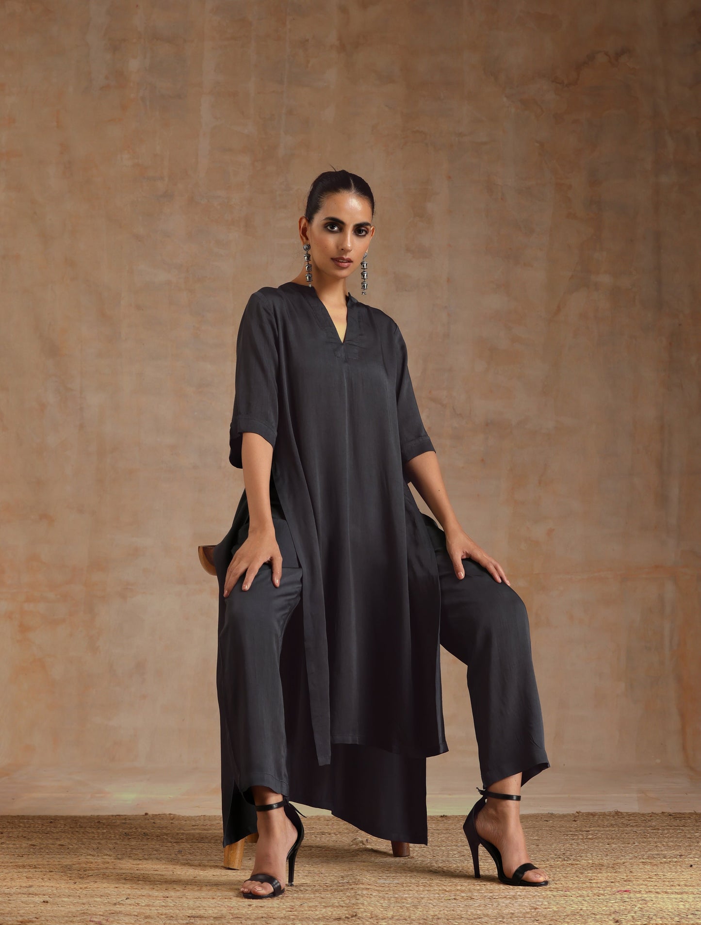 trueBrowns Grey Modal Satin High-Low Relax Kurta Set | Swadesiicart