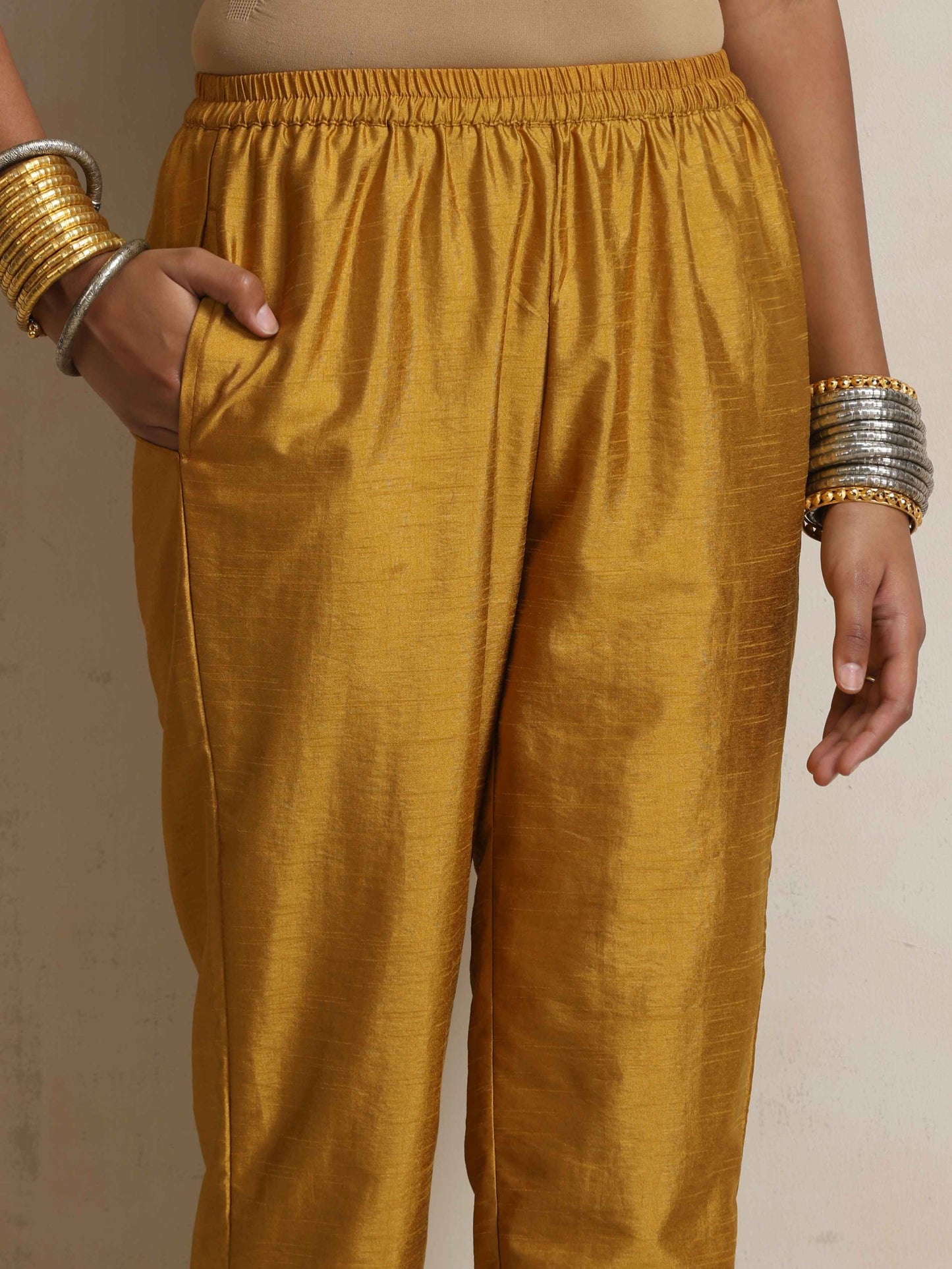trueBrowns Cola Silk Kurta Set | Swadesiicart