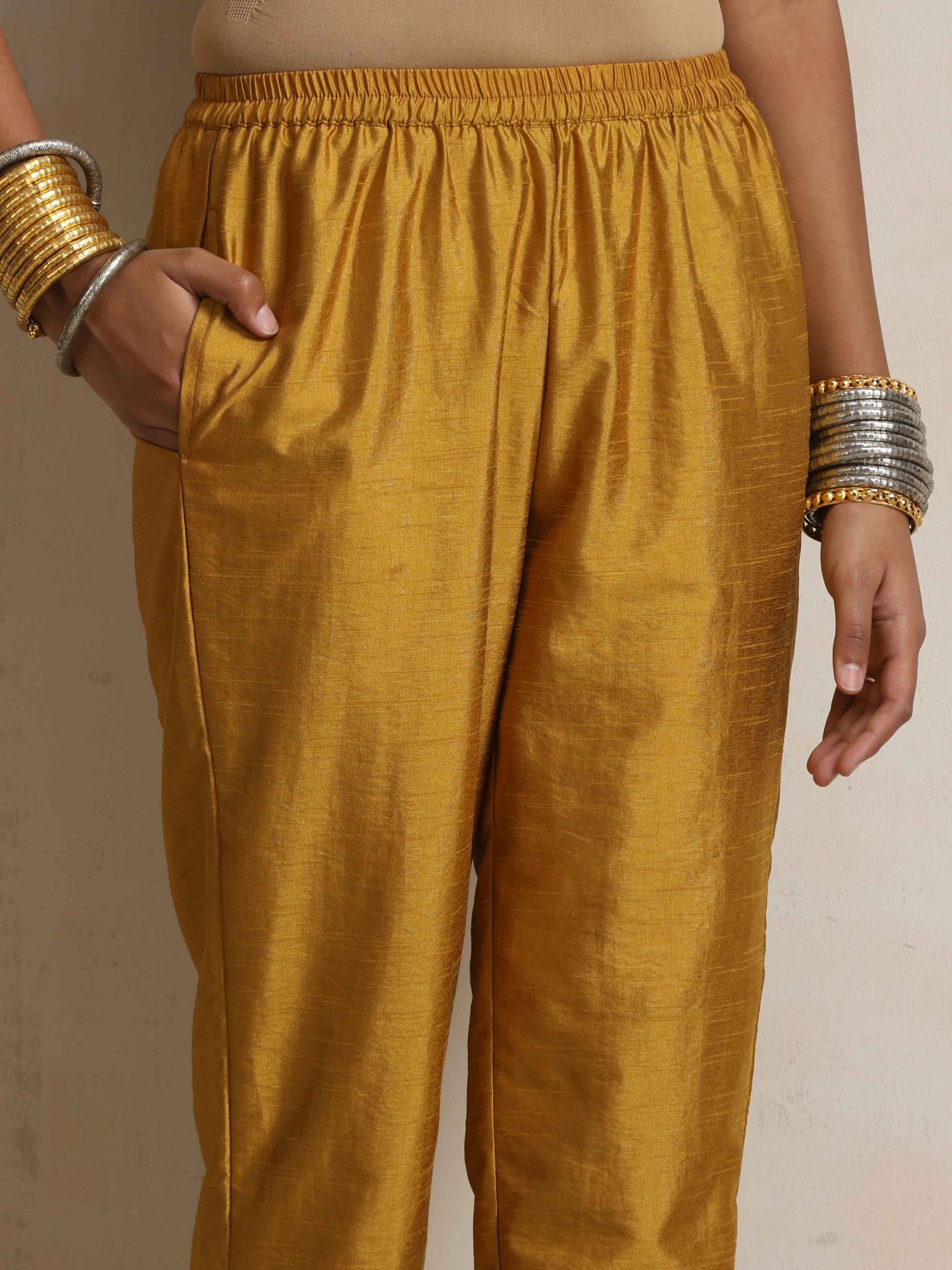 trueBrowns Cola Silk Kurta Set | Swadesiicart