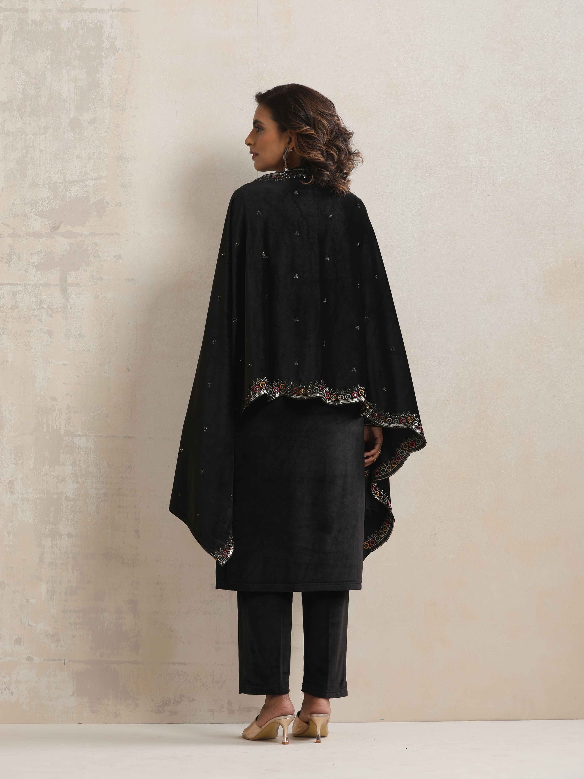 trueBrowns Black Velvet Geometric Embroidered Kurta Pant Dupatta Set | Swadesiicart