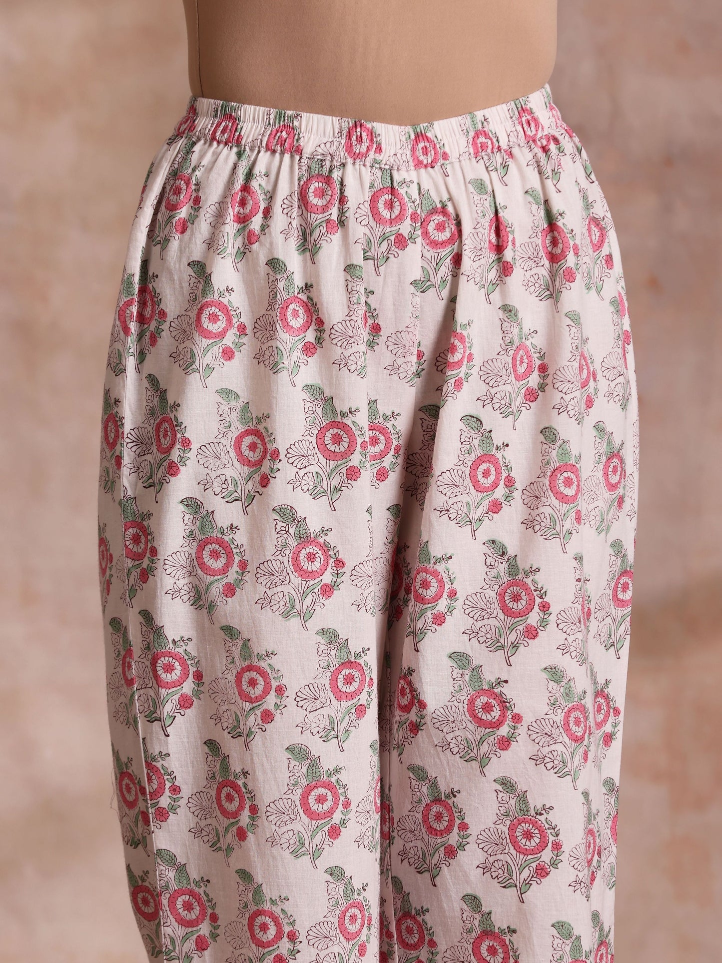 trueBrowns Pink Green Buta On White Block Print Cotton Slit Kurta Pant Set | Swadesiicart