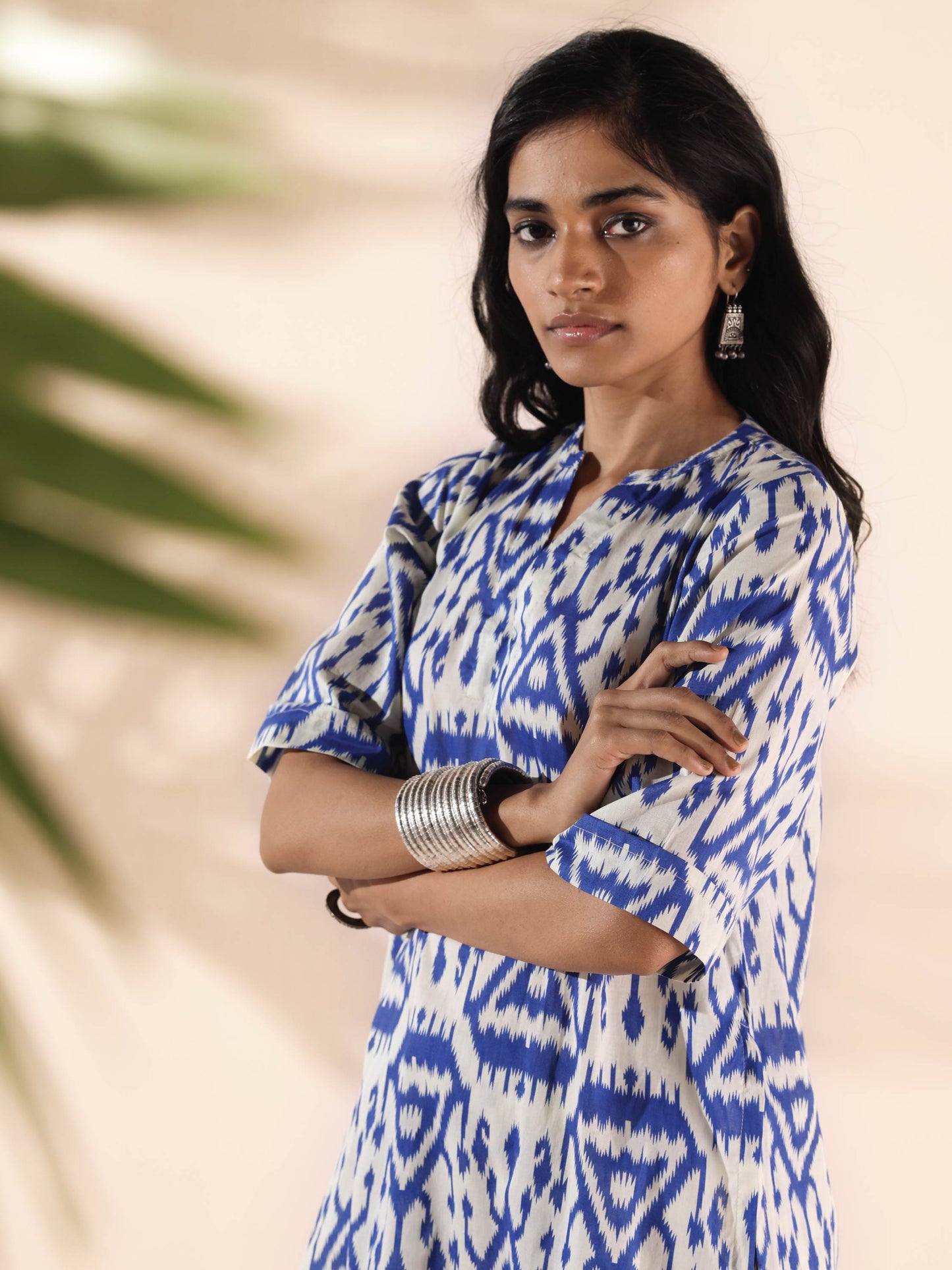 trueBrowns Blue Cotton Ikat High-Low Kurta Pant Set | Swadesiicart