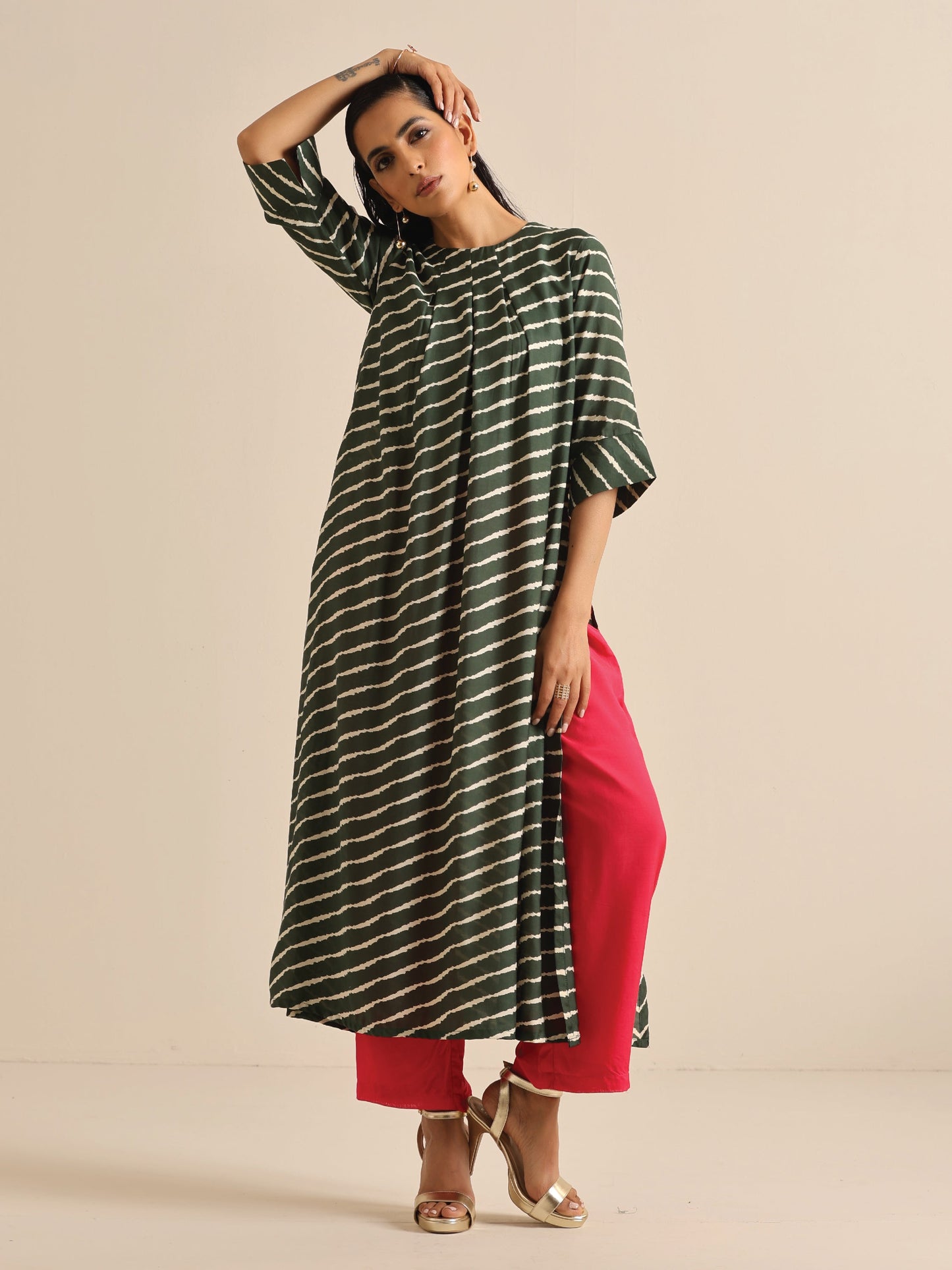 trueBrowns Dark Green Lehariya Printed Silk Kurta Pant Set | Swadesiicart