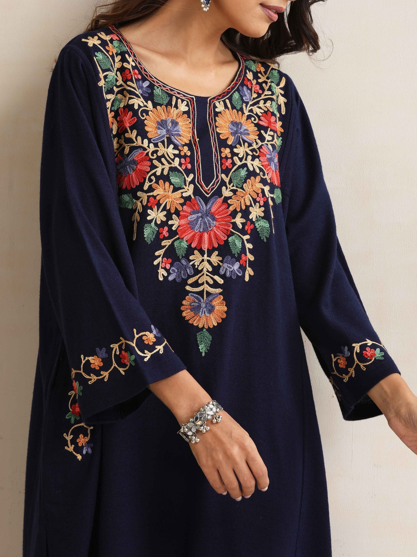 trueBrowns Blue Kashmiri Floral Embroidered Woollen Phiran Kurta | Swadesiicart