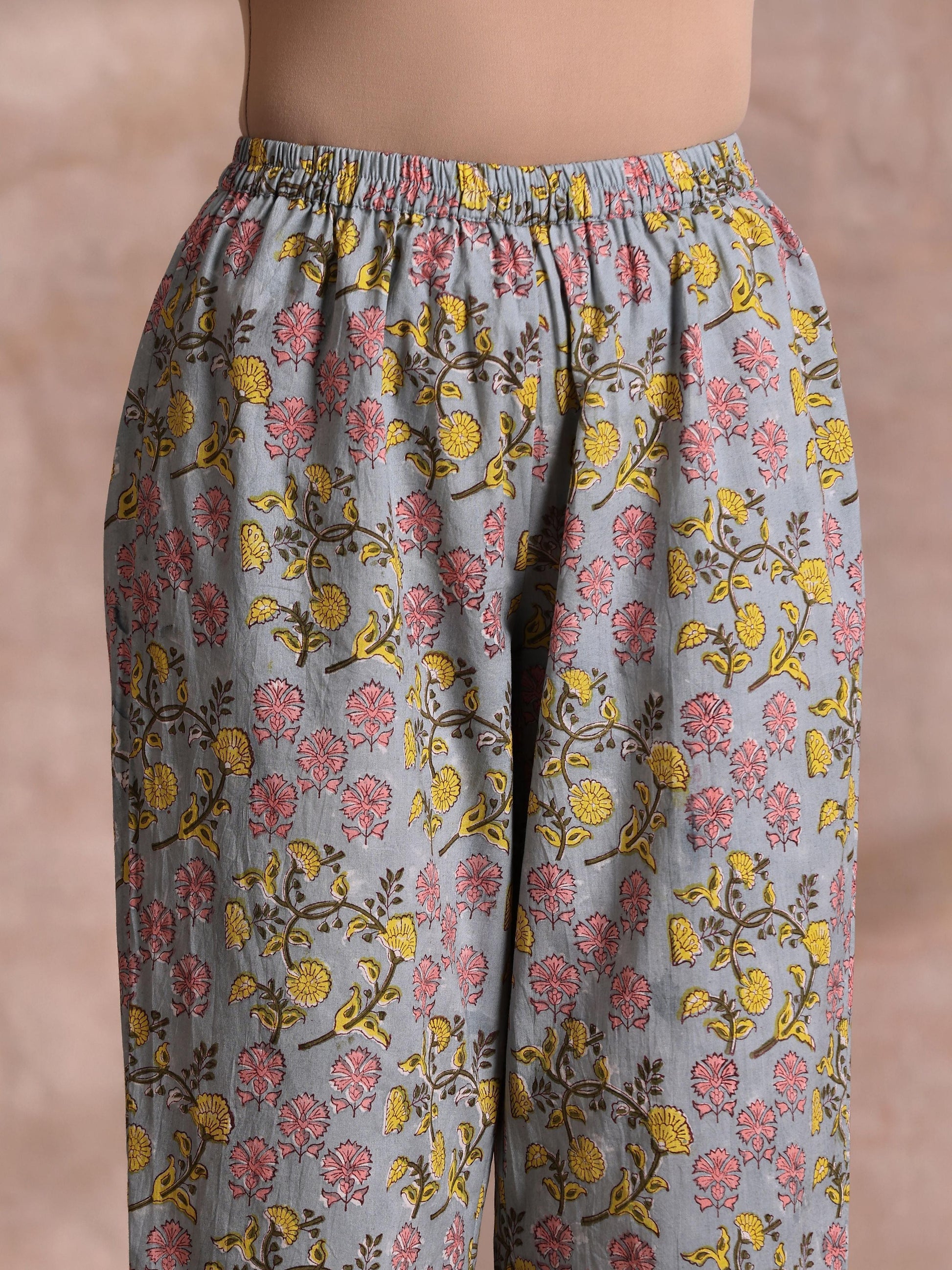 trueBrowns Grey Overall Floral Block Print Cotton Sleeveless Flared Kurta Pant Set | Swadesiicart