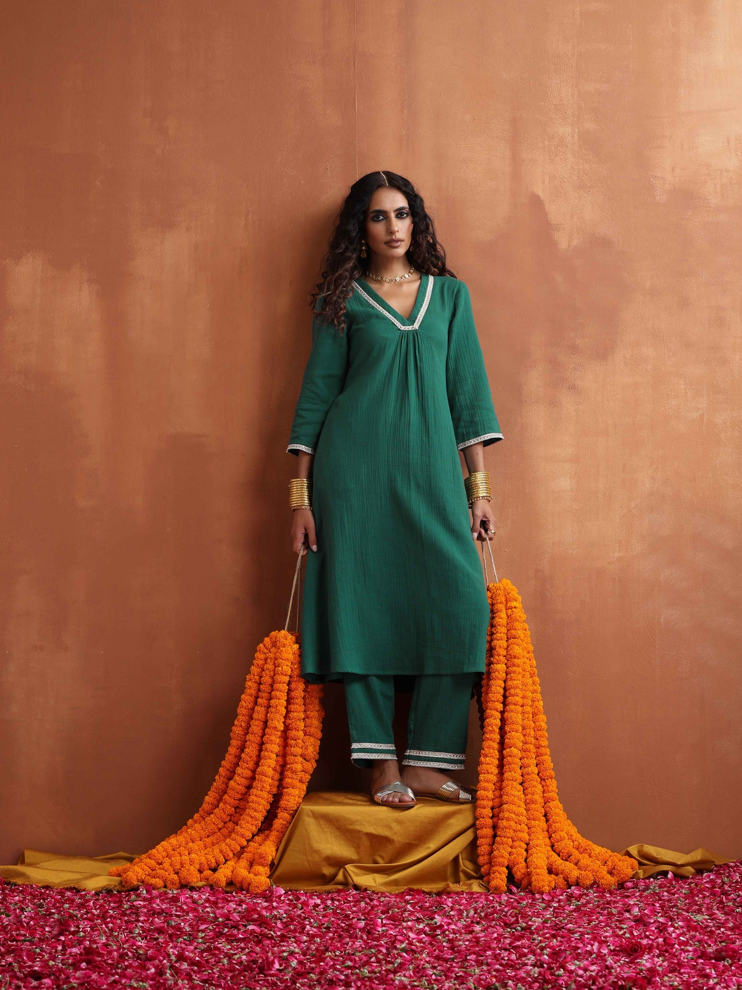 trueBrowns Green Cotton A-line Kurta Set | Swadesiicart