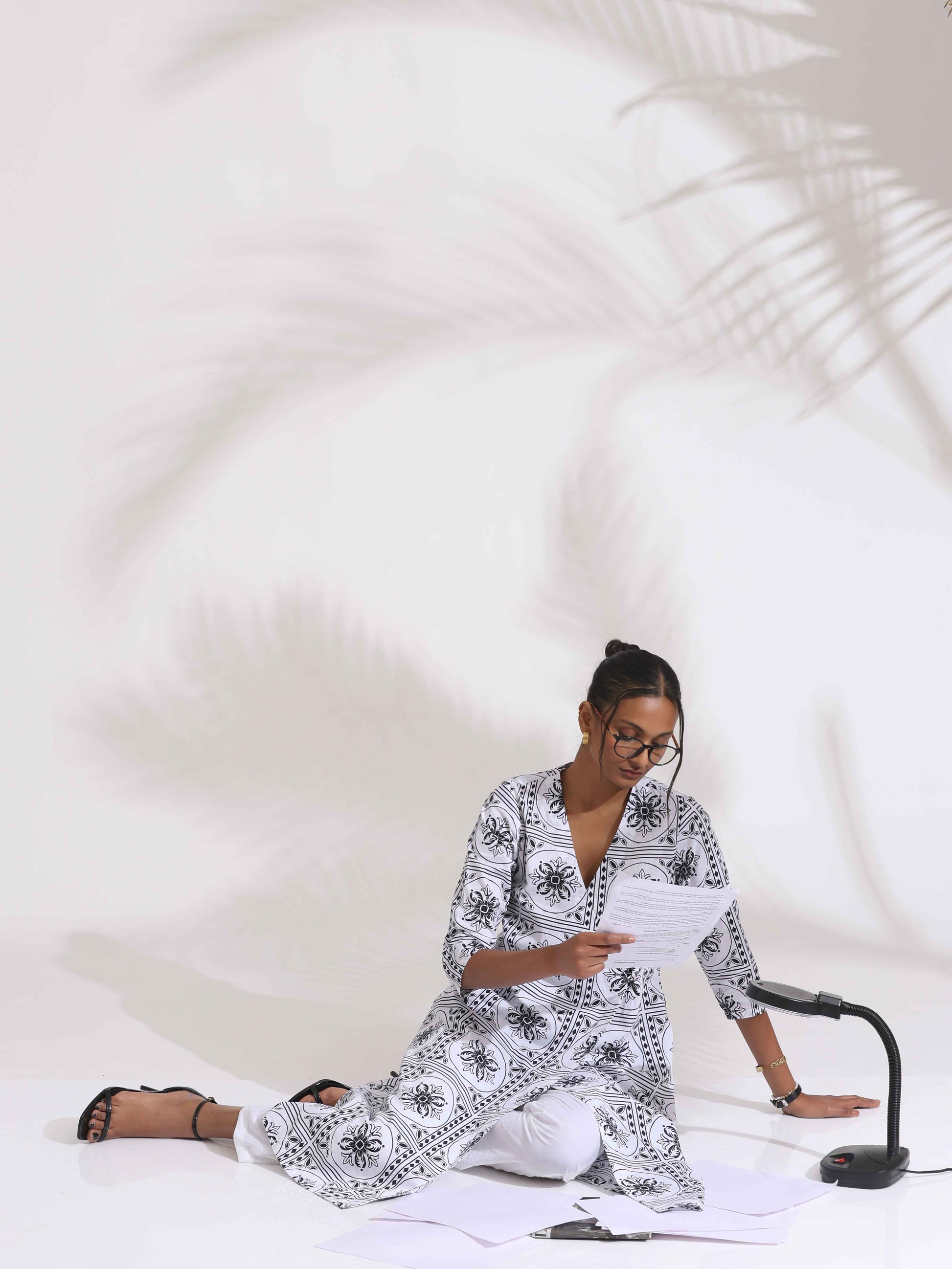 trueBrowns White Cotton Geometric Print Angrakha Kurta Set | Swadesiicart