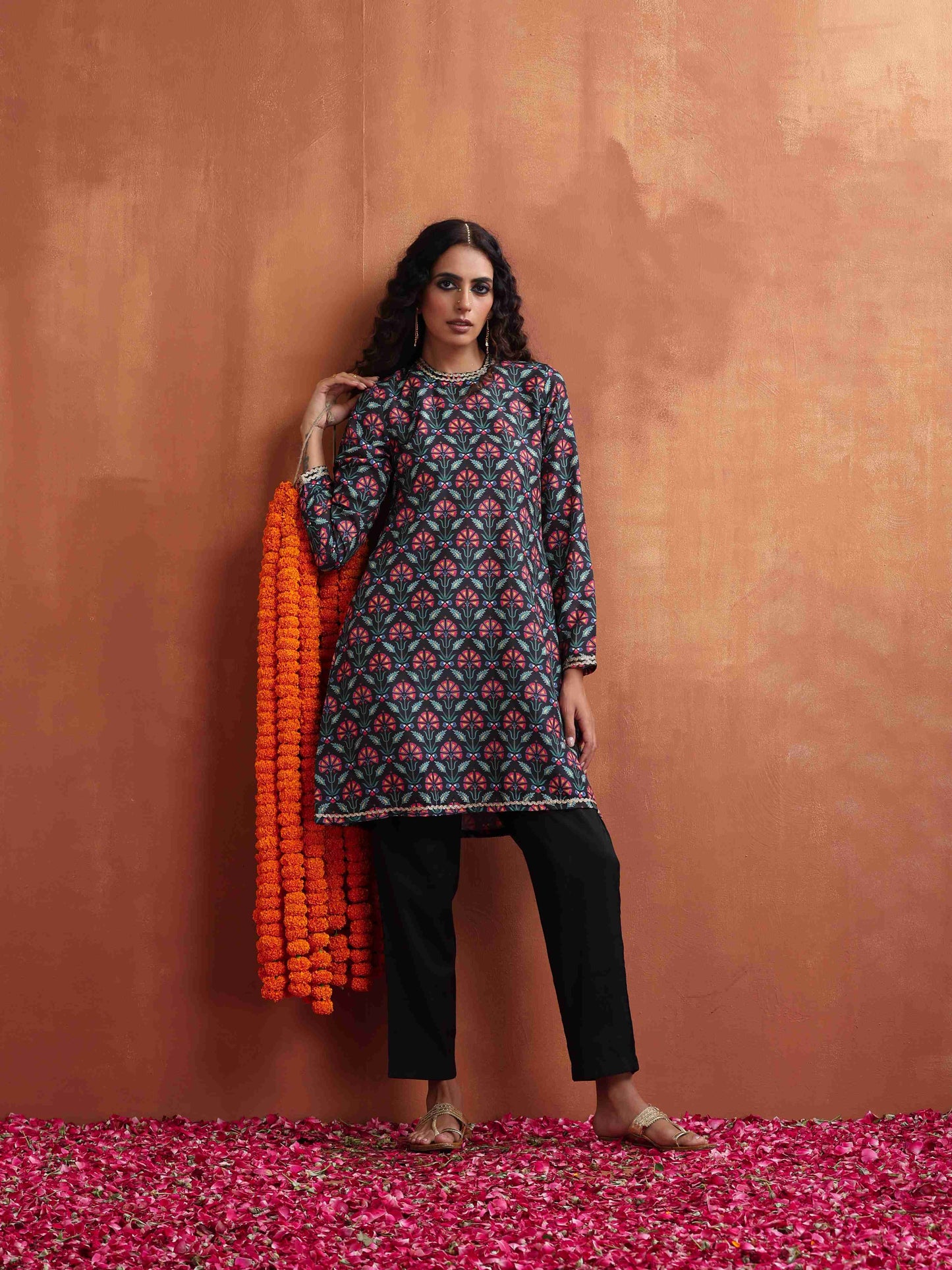 trueBrowns Black Floral Print Co-ord Set - Swadesiicart