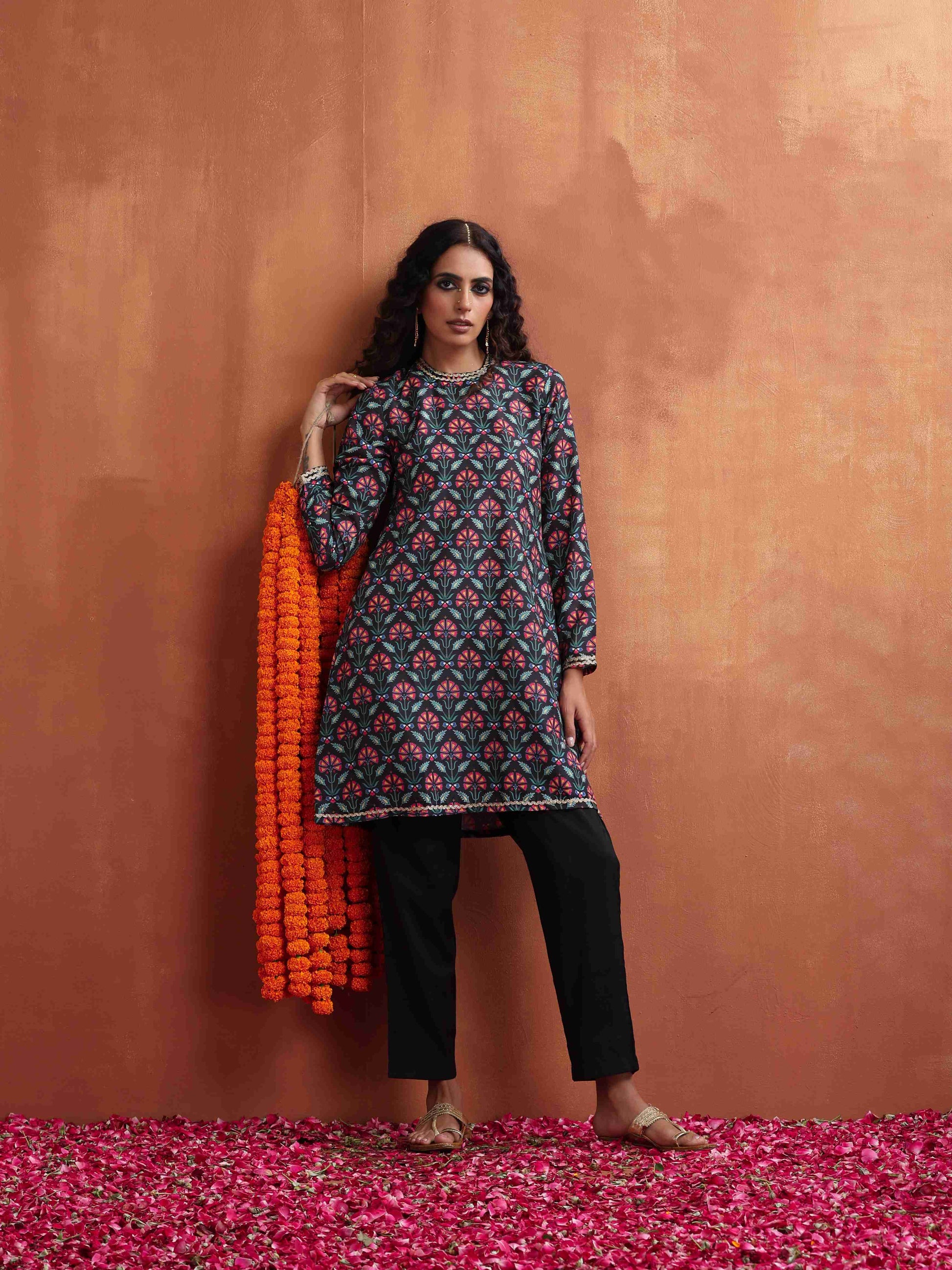 trueBrowns Black Floral Print Co-ord Set - Swadesiicart