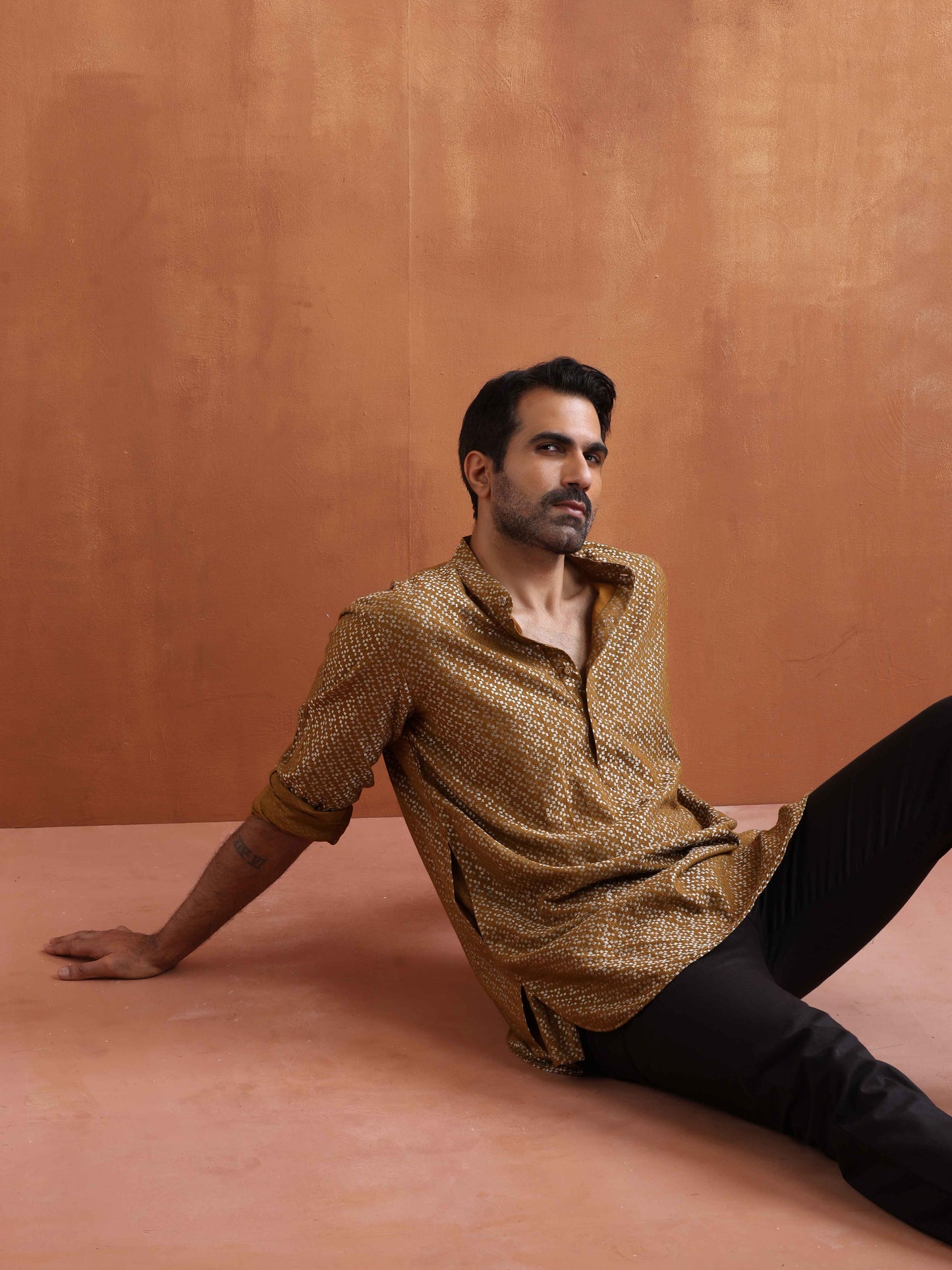 trueBrowns Men's Mustard Cotton Dobby Short Kurta | Swadesiicart