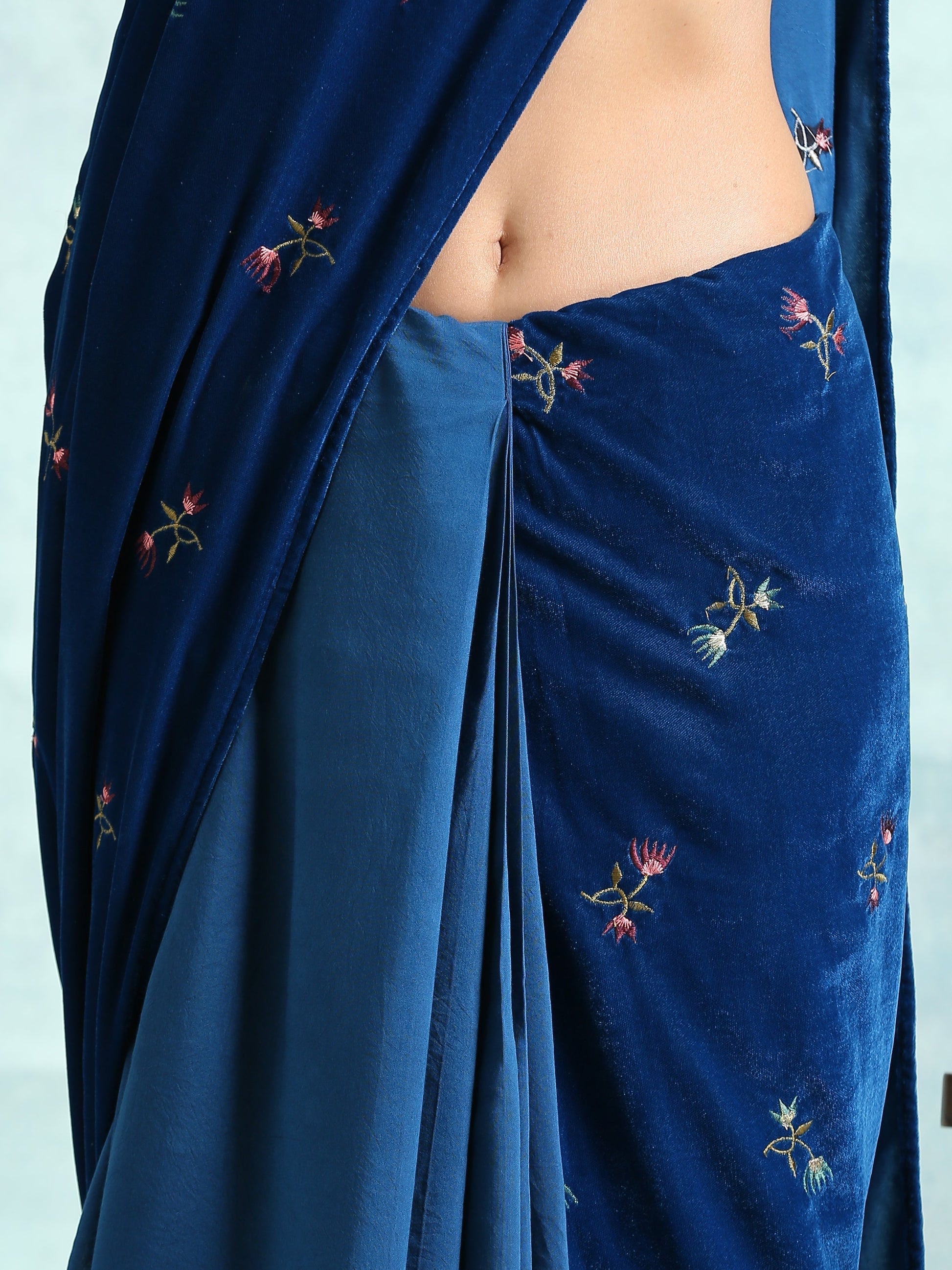 trueBrowns Blue Embroidered Velvet Ready to Wear Saree | Swadesiicart