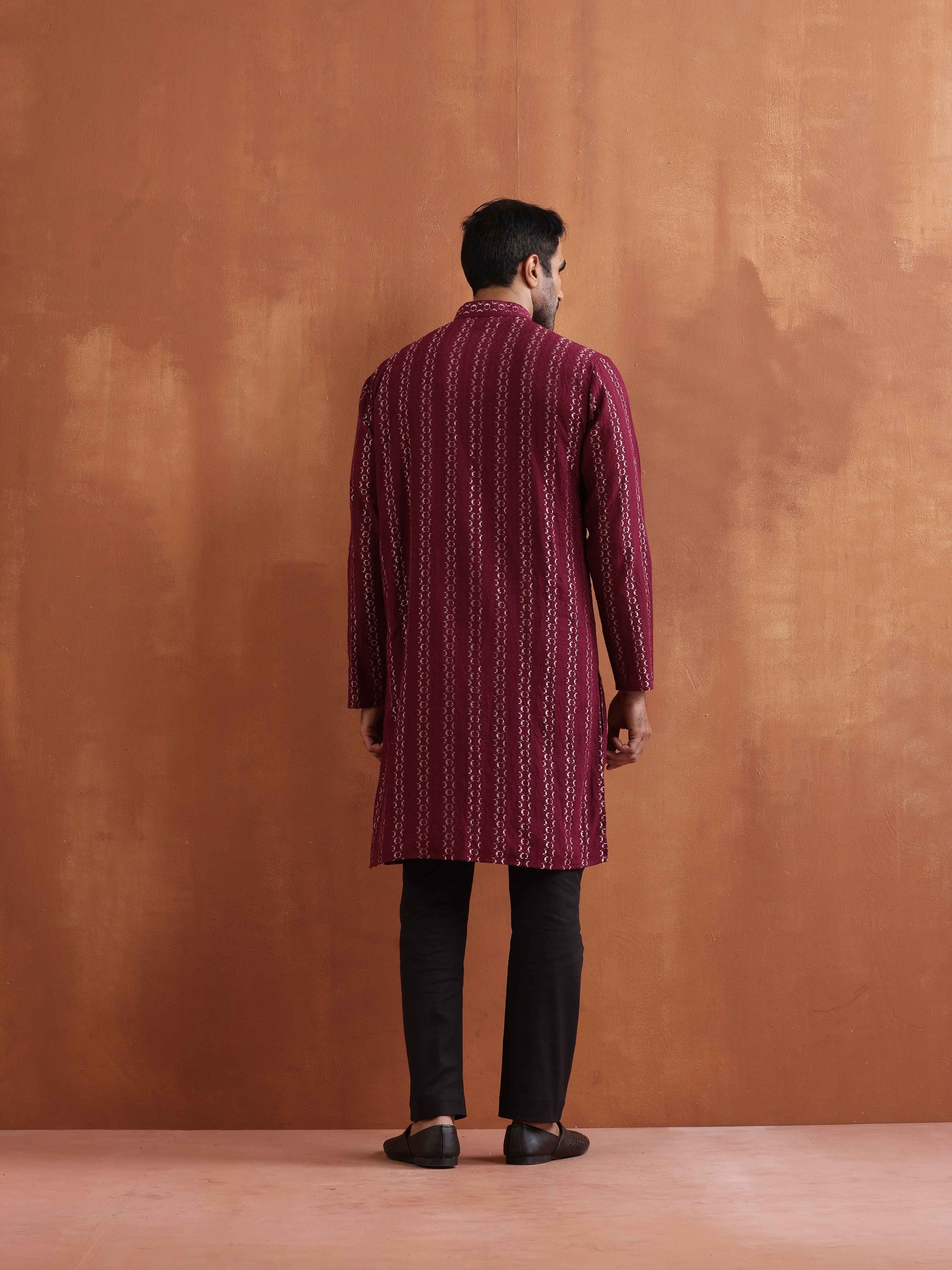 trueBrowns Men's Dark Purple Cotton Dobby Kurta | Swadesiicart