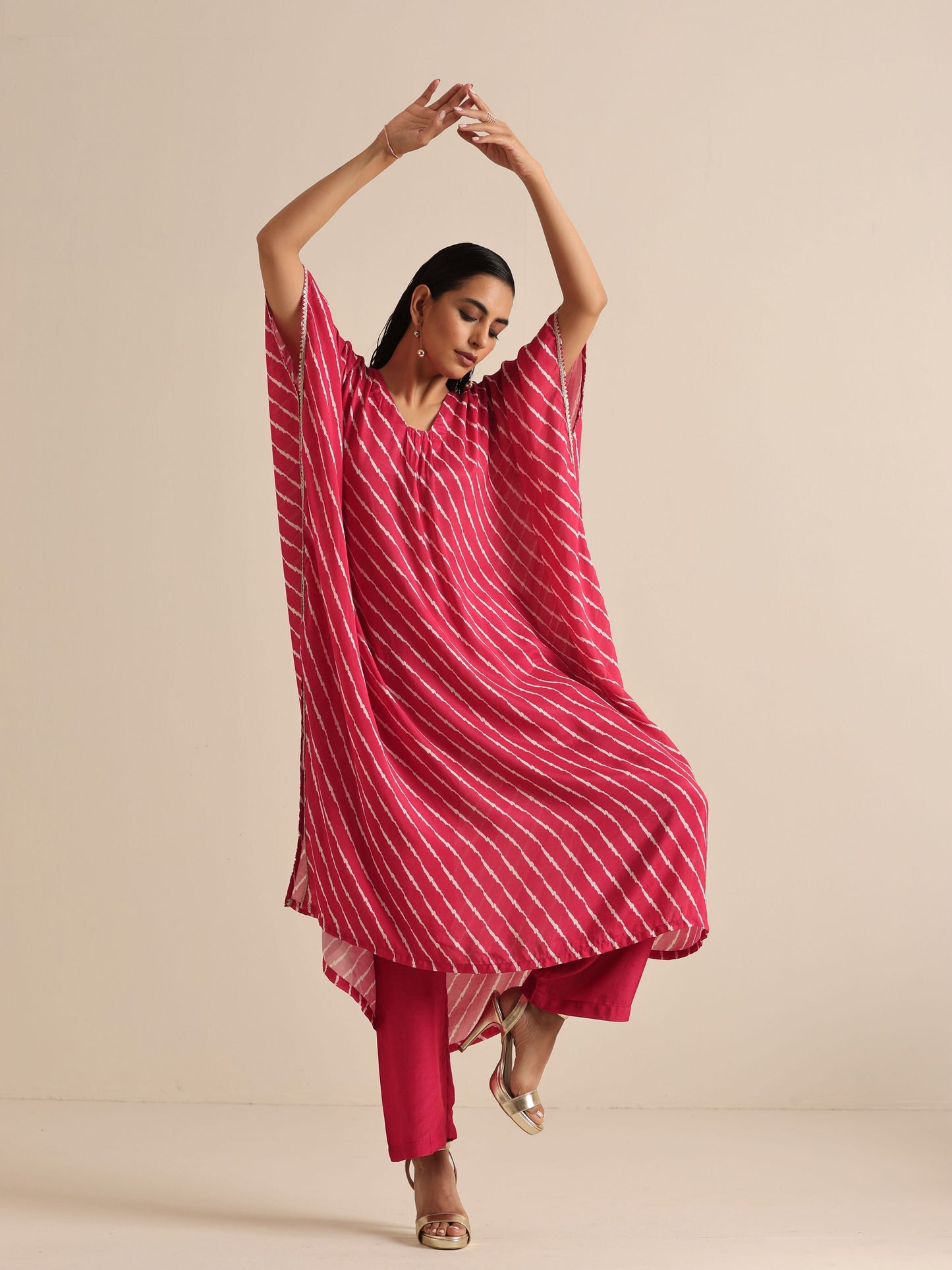 trueBrowns Pink Lehariya Printed Silk Kaftan Pant Set | Swadesiicart