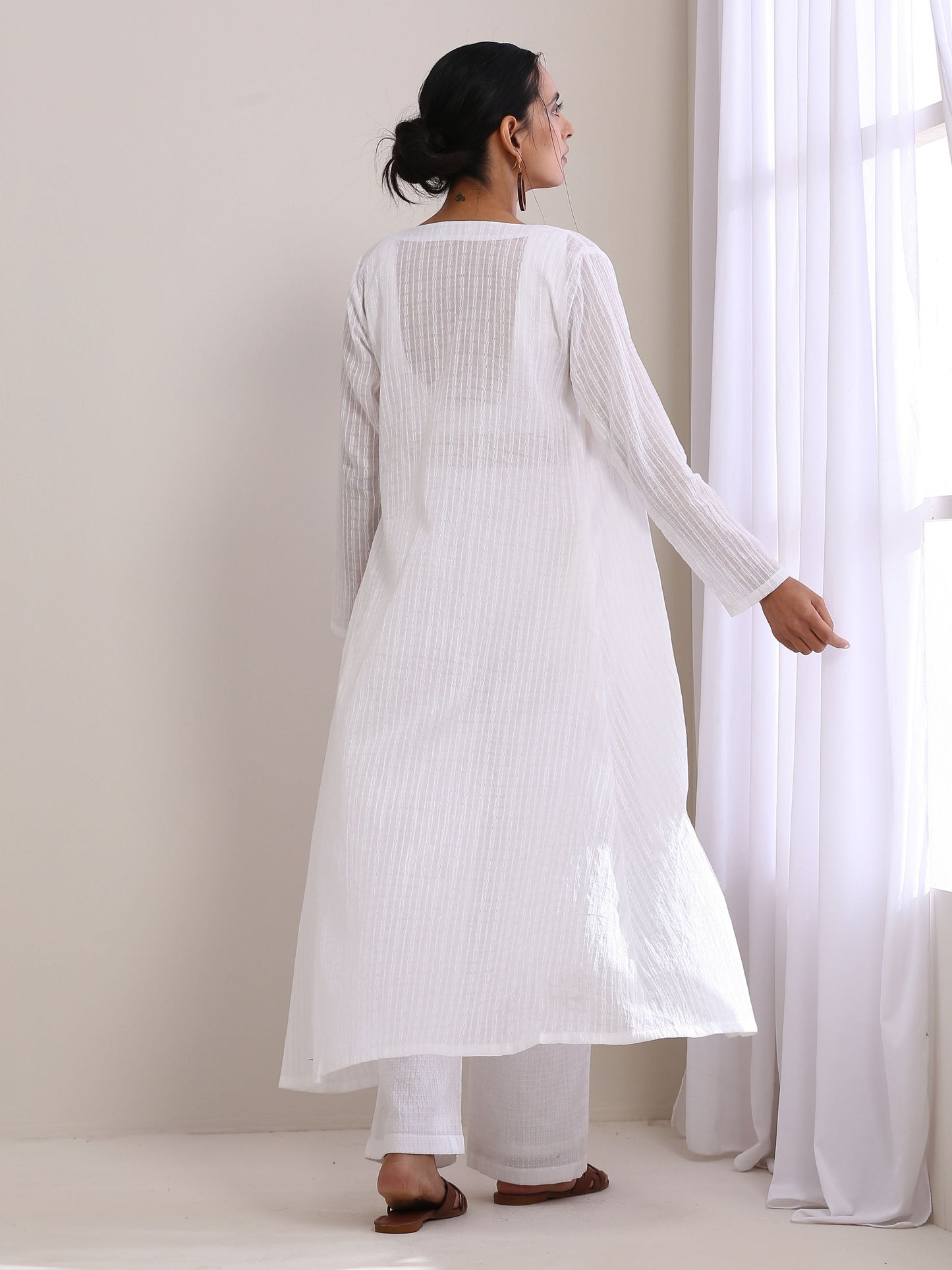 trueBrowns White Dobby Overlay Jacket Blouse Pant Set | Swadesiicart