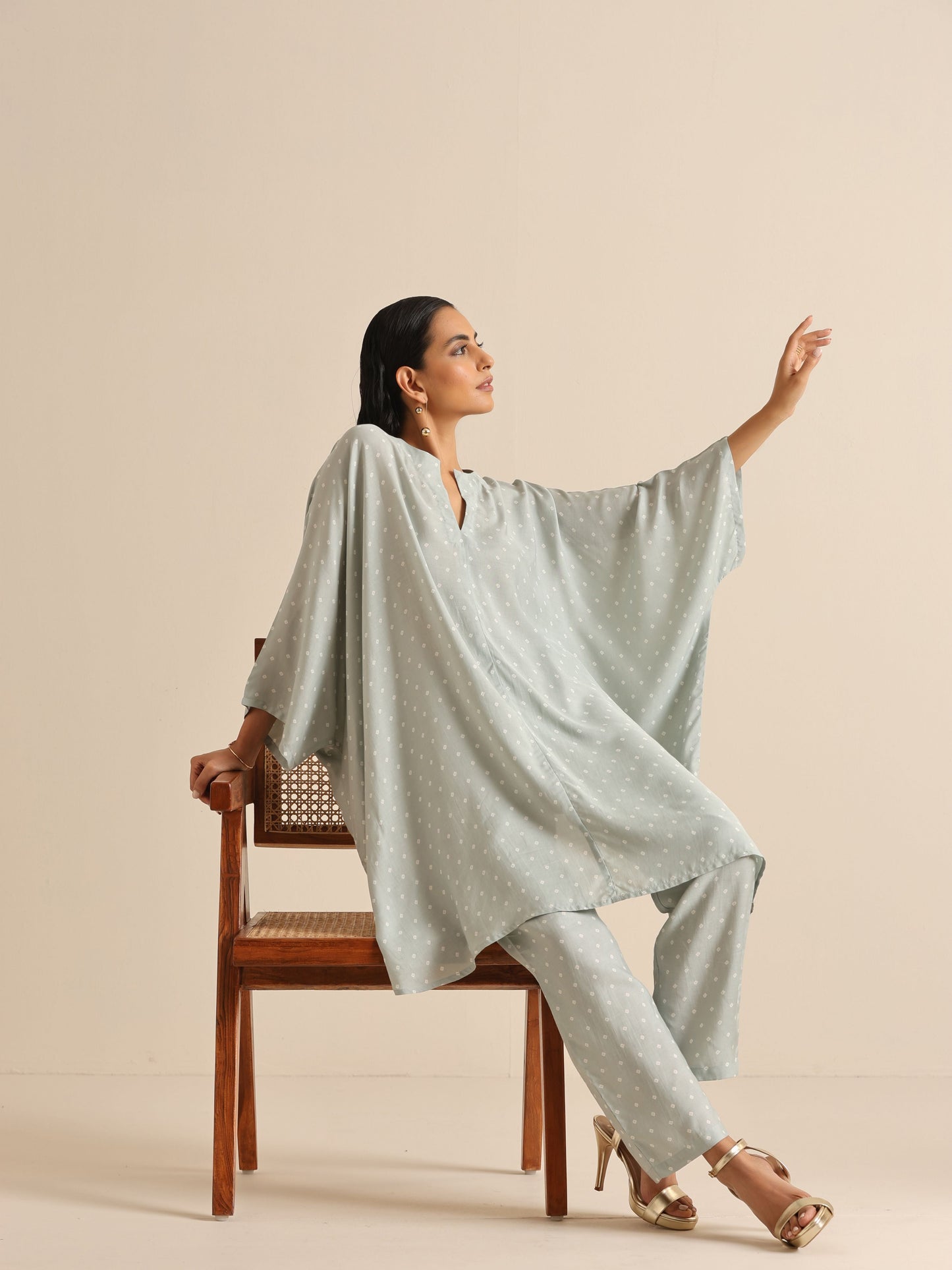 trueBrowns Grey Bandhani Printed Silk Kaftan Co-Ord Set - Swadesiicart