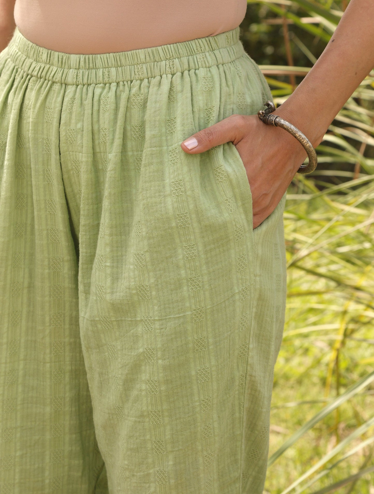 trueBrowns Green Cotton Embroidered Kurta Set | Swadesiicart