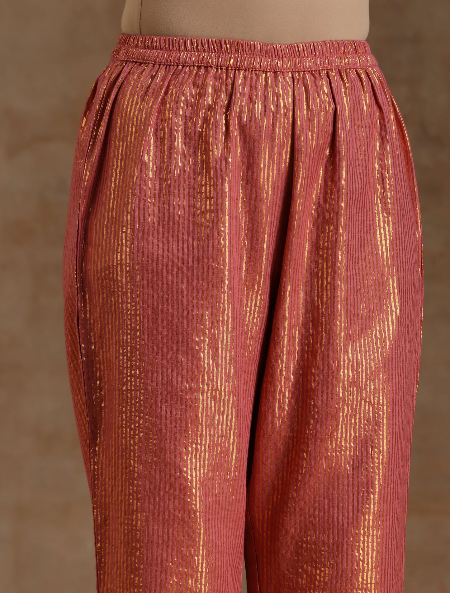 trueBrowns Blush Gold Cotton Relaxed High-Low Kurta Set | Swadesiicart