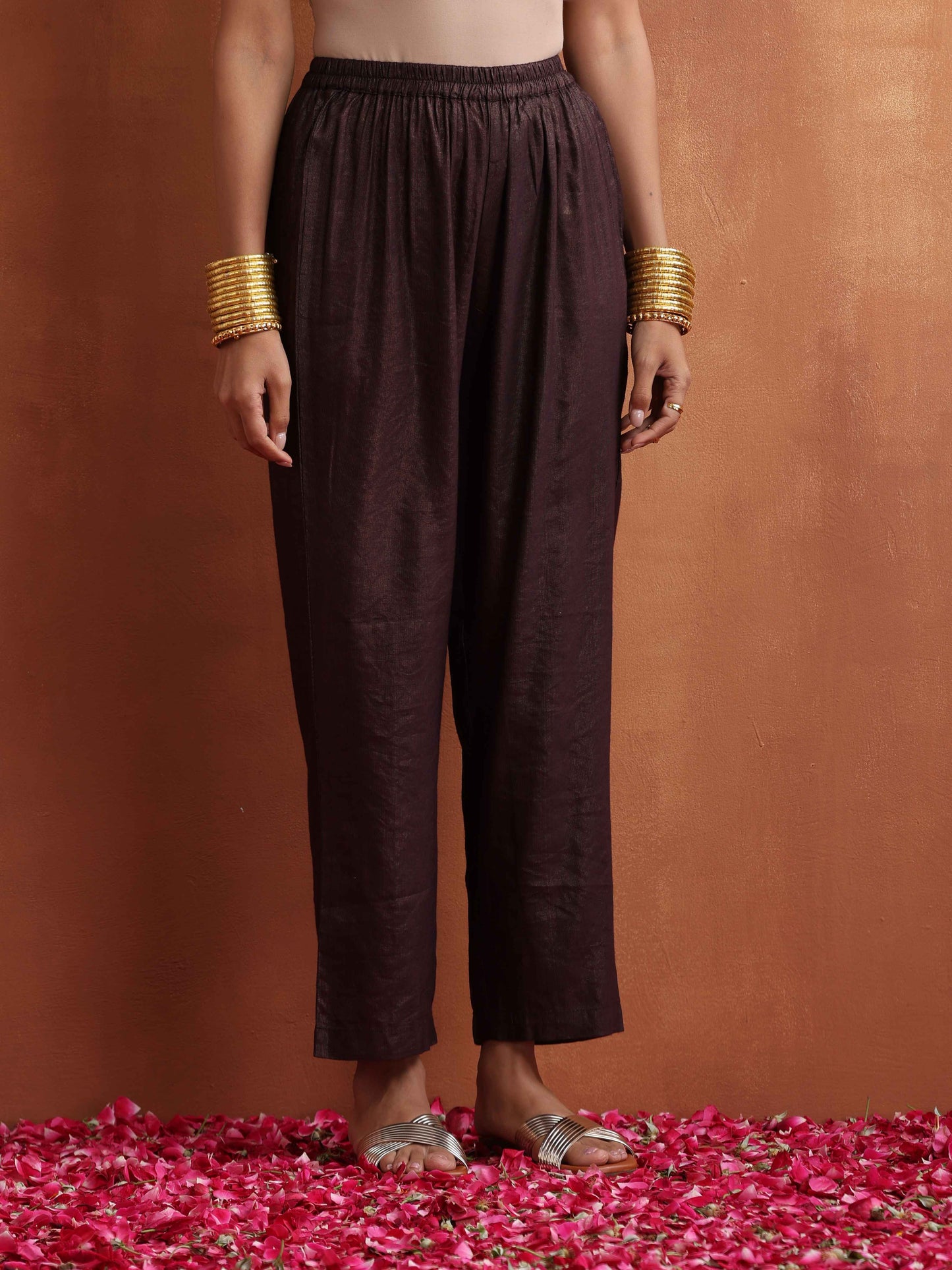 trueBrowns Brown Metallic Straight Kurta Set | Swadesiicart