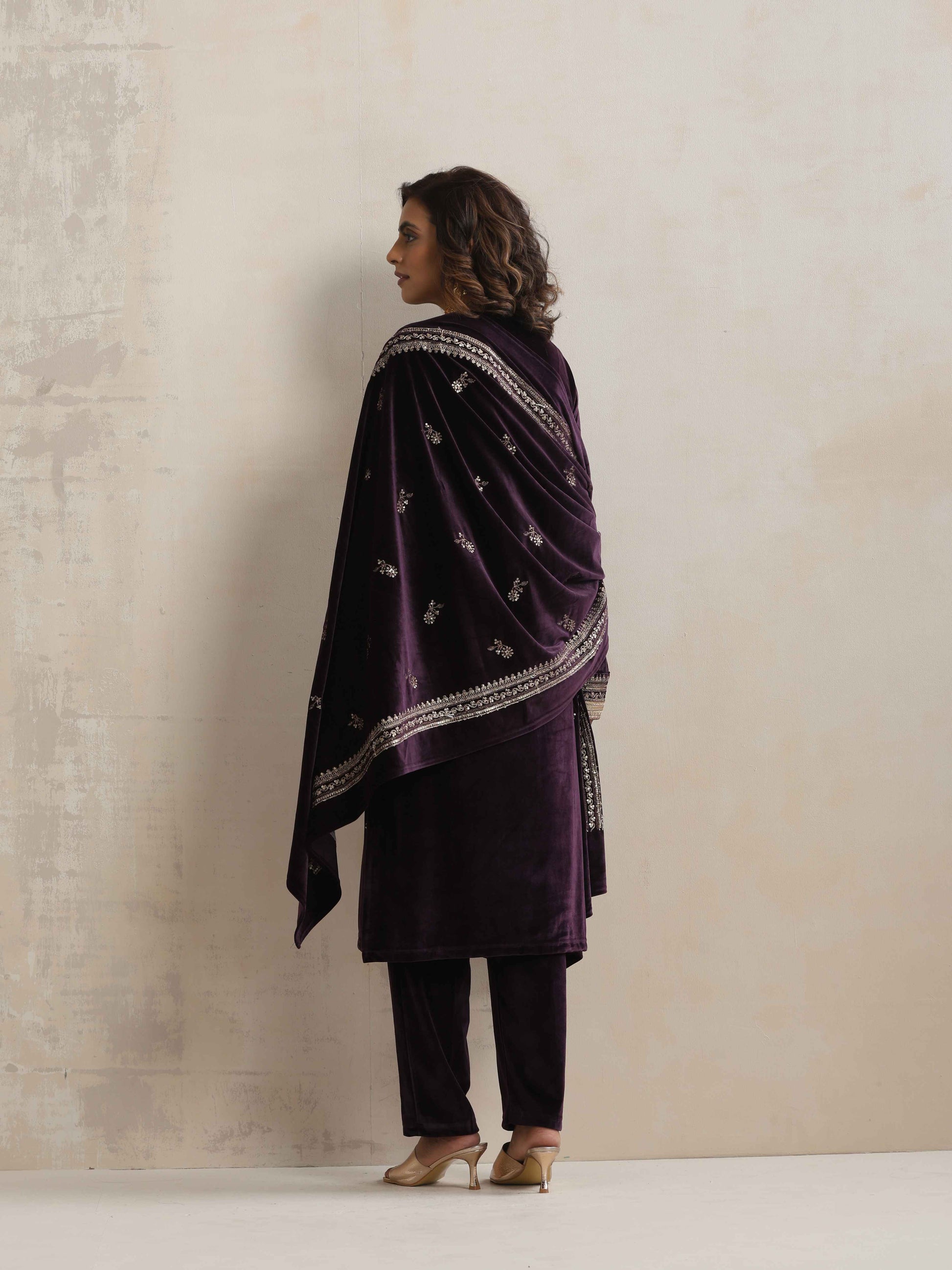 trueBrowns Wine Velvet Floral Embroidered Kurta Pant Dupatta Set | Swadesiicart