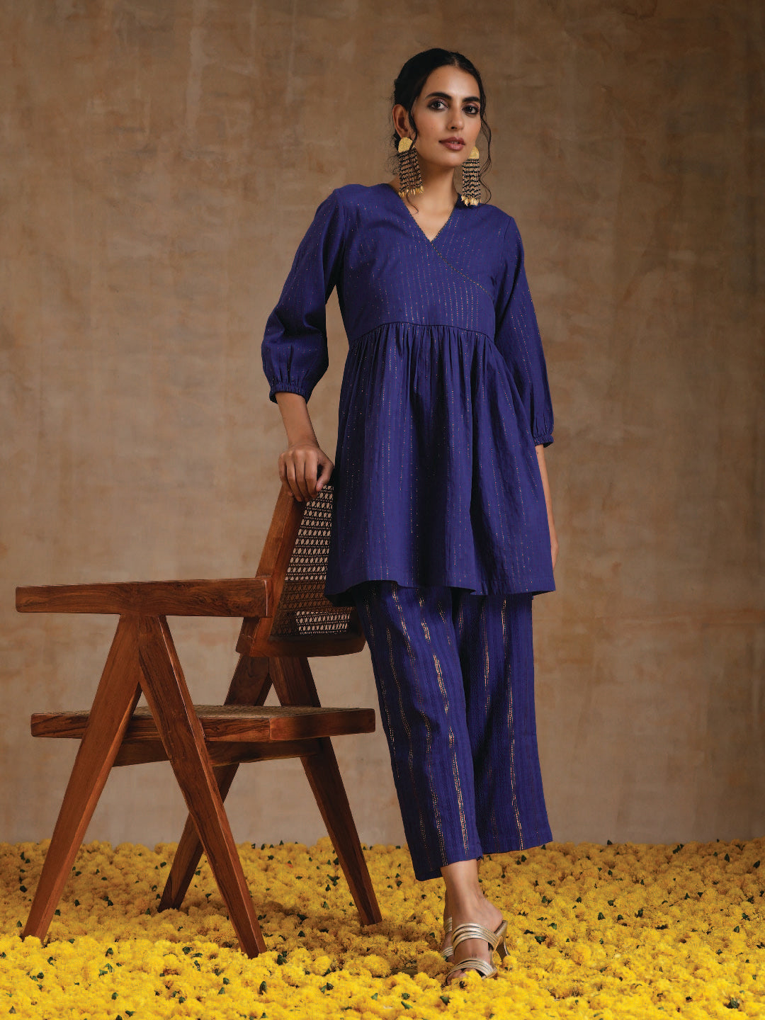trueBrowns Spectrum Blue Gold Cotton Overlap Co-Ord Set - Swadesiicart