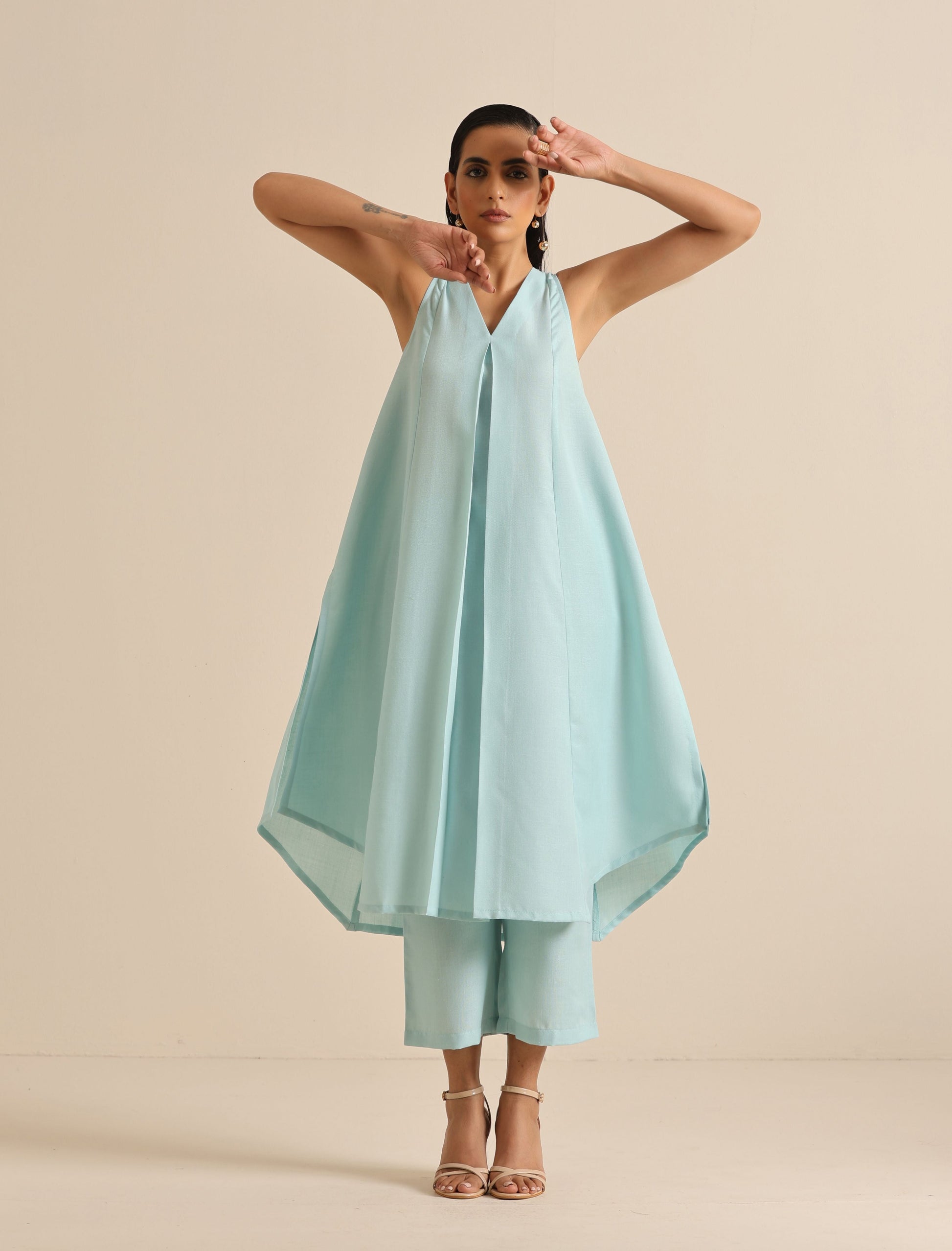 trueBrowns Sky Blue Slub Sleeveless Flared Kurta Pant Set | Swadesiicart