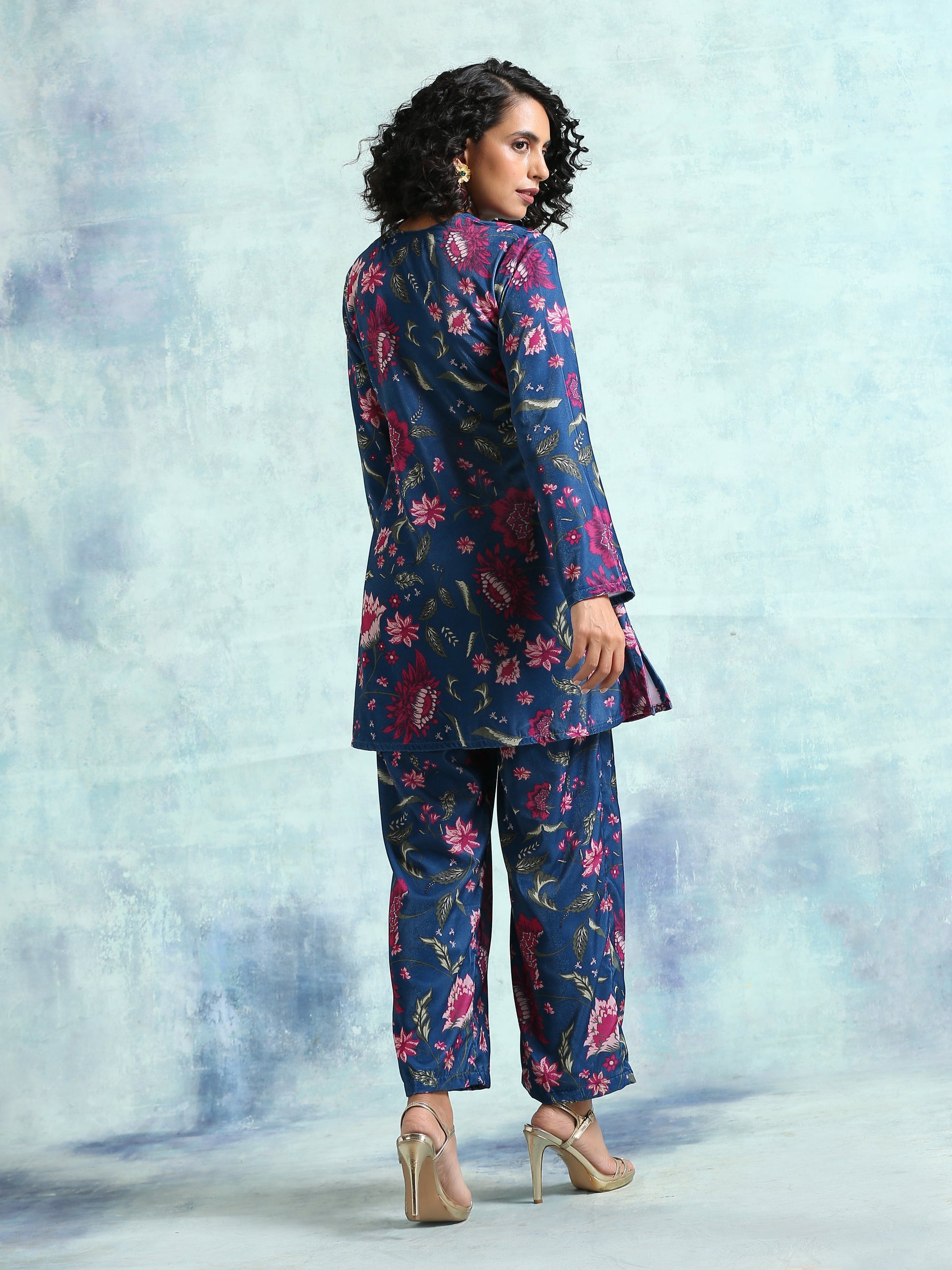 trueBrowns Blue Printed Velvet Co-Ord Set - Swadesiicart