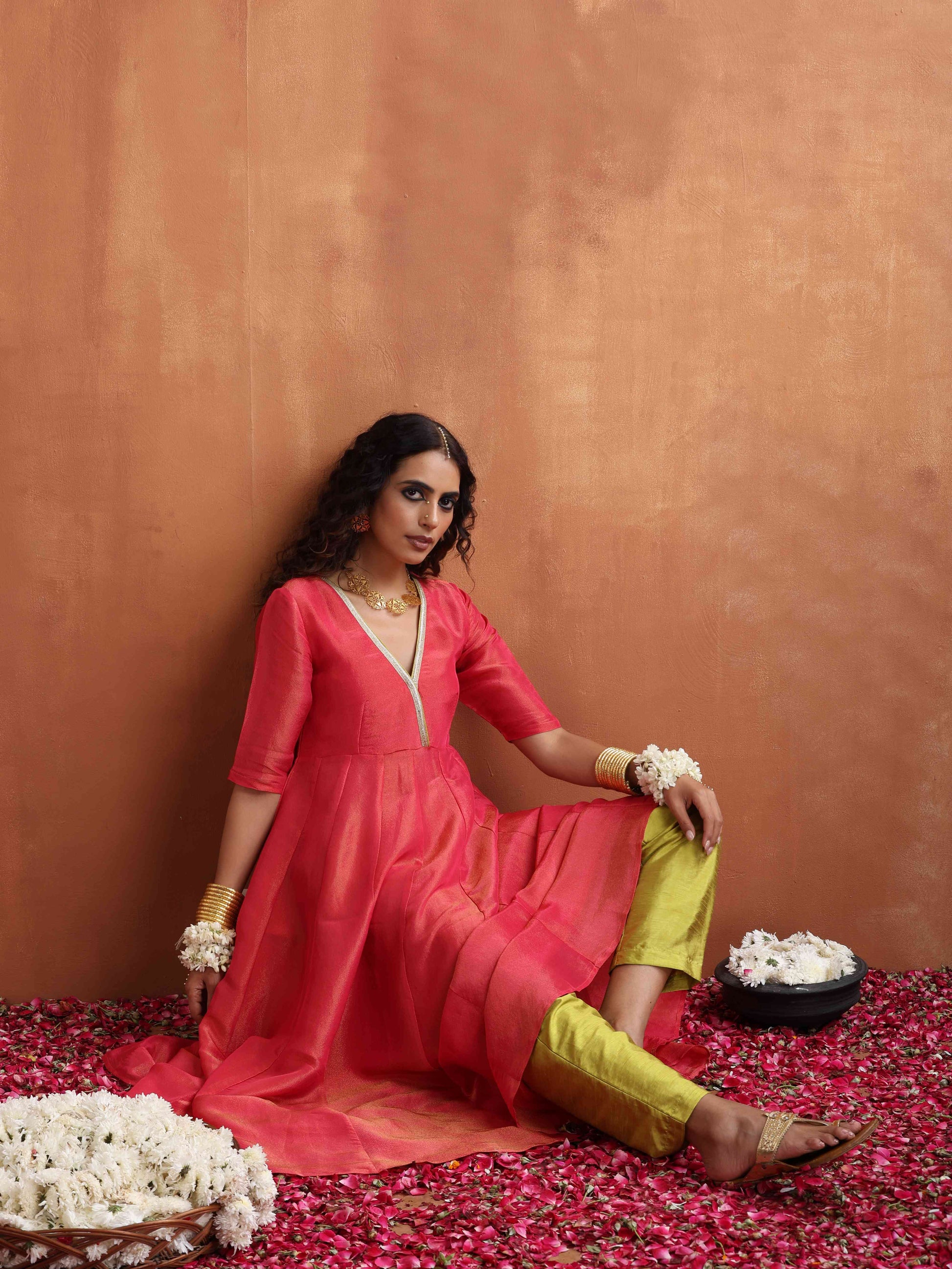 trueBrowns Hot Pink Tissue Flared Anarkali Kurta Set | Swadesiicart