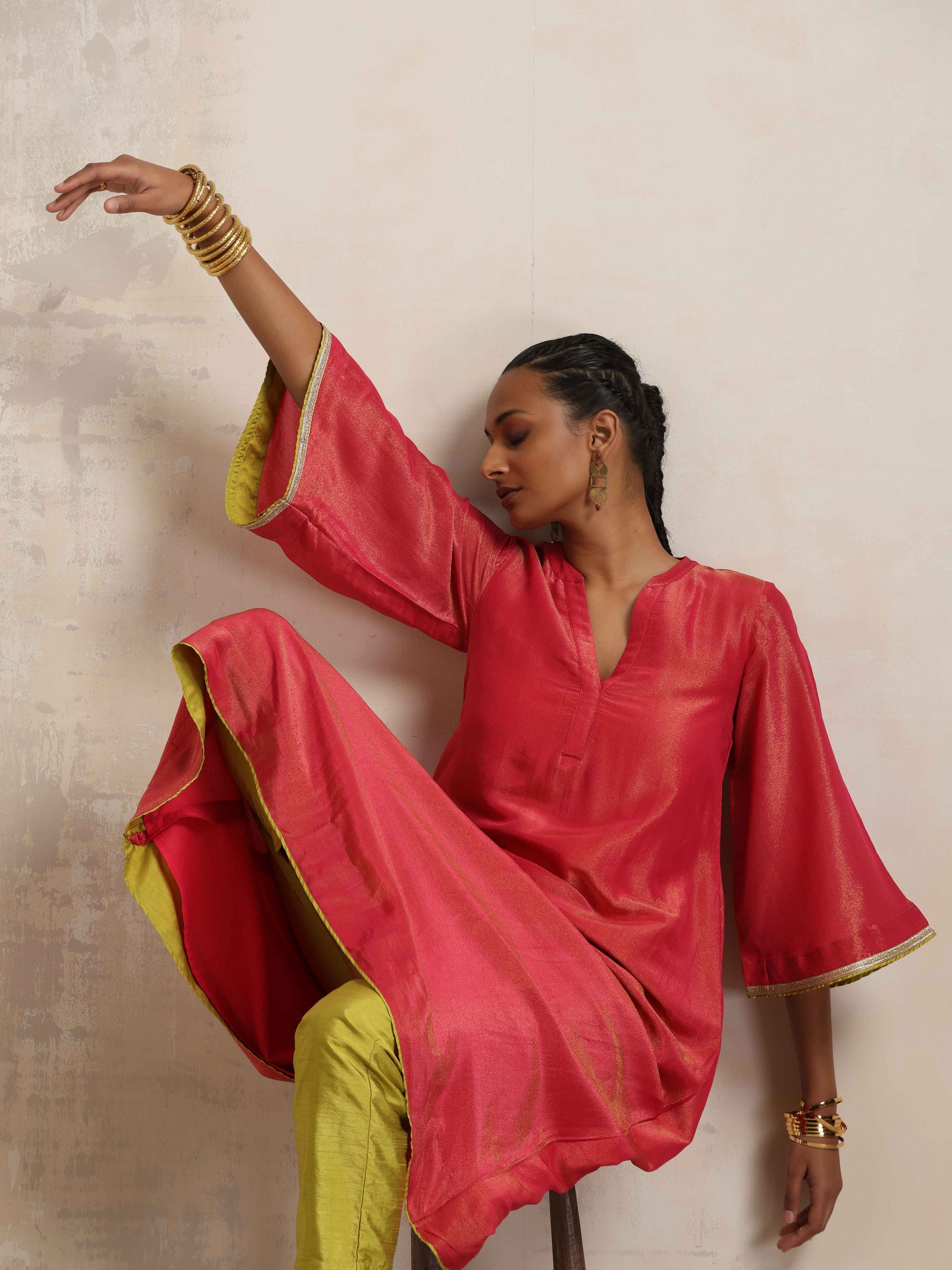 trueBrowns Hot Pink Tissue Flared Kurta Set | Swadesiicart